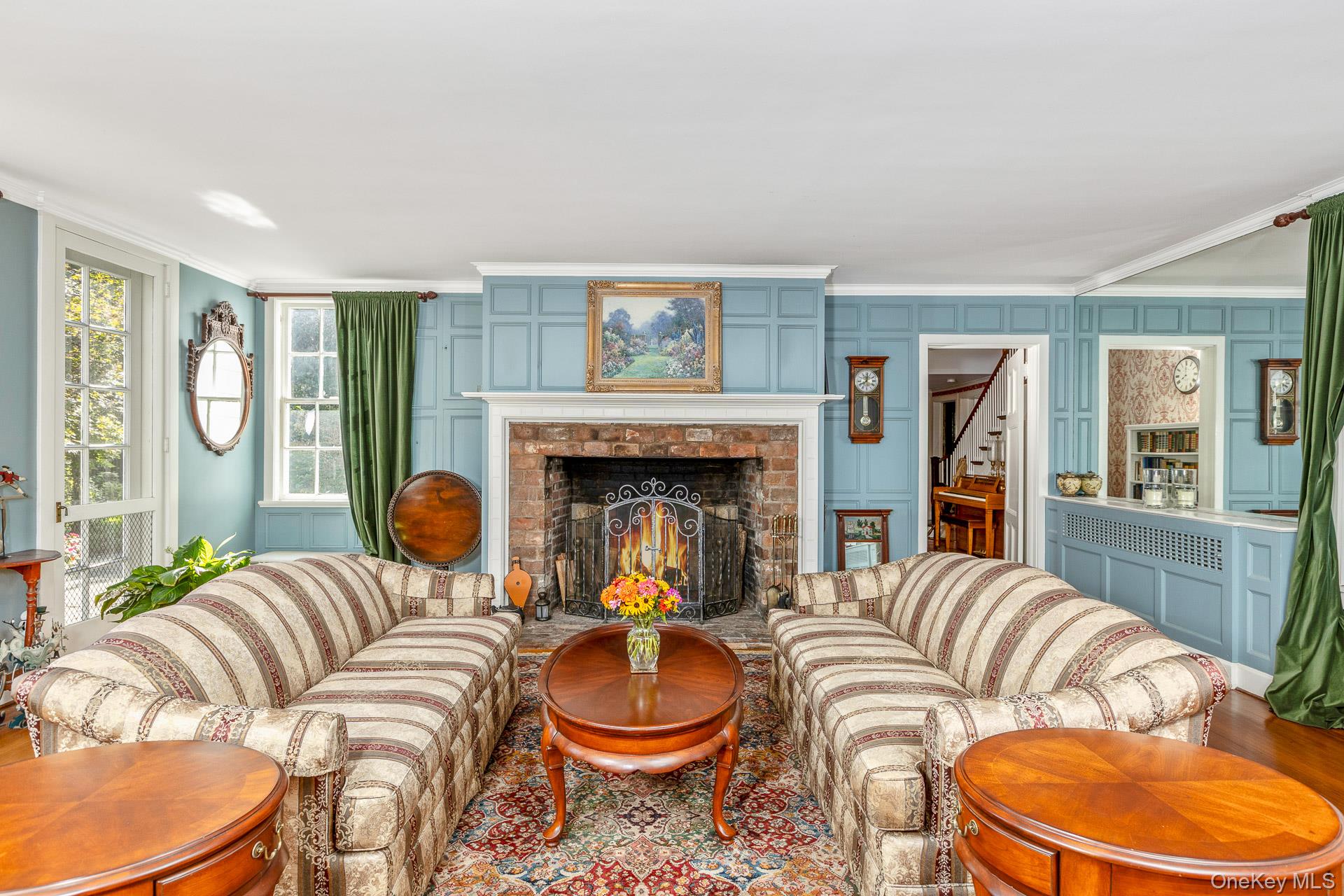 12 W Mall Drive, Huntington, NY 11743