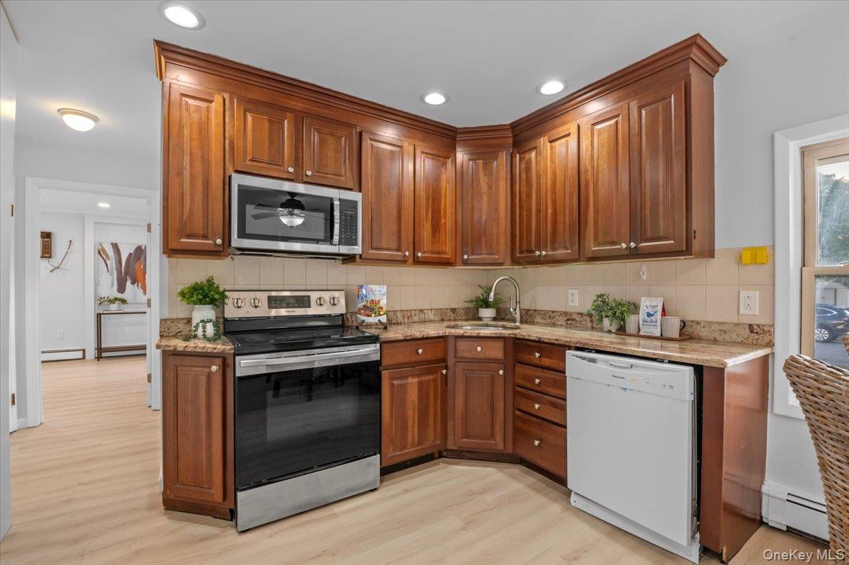 119 Hamlet Road, Levittown, NY 11756