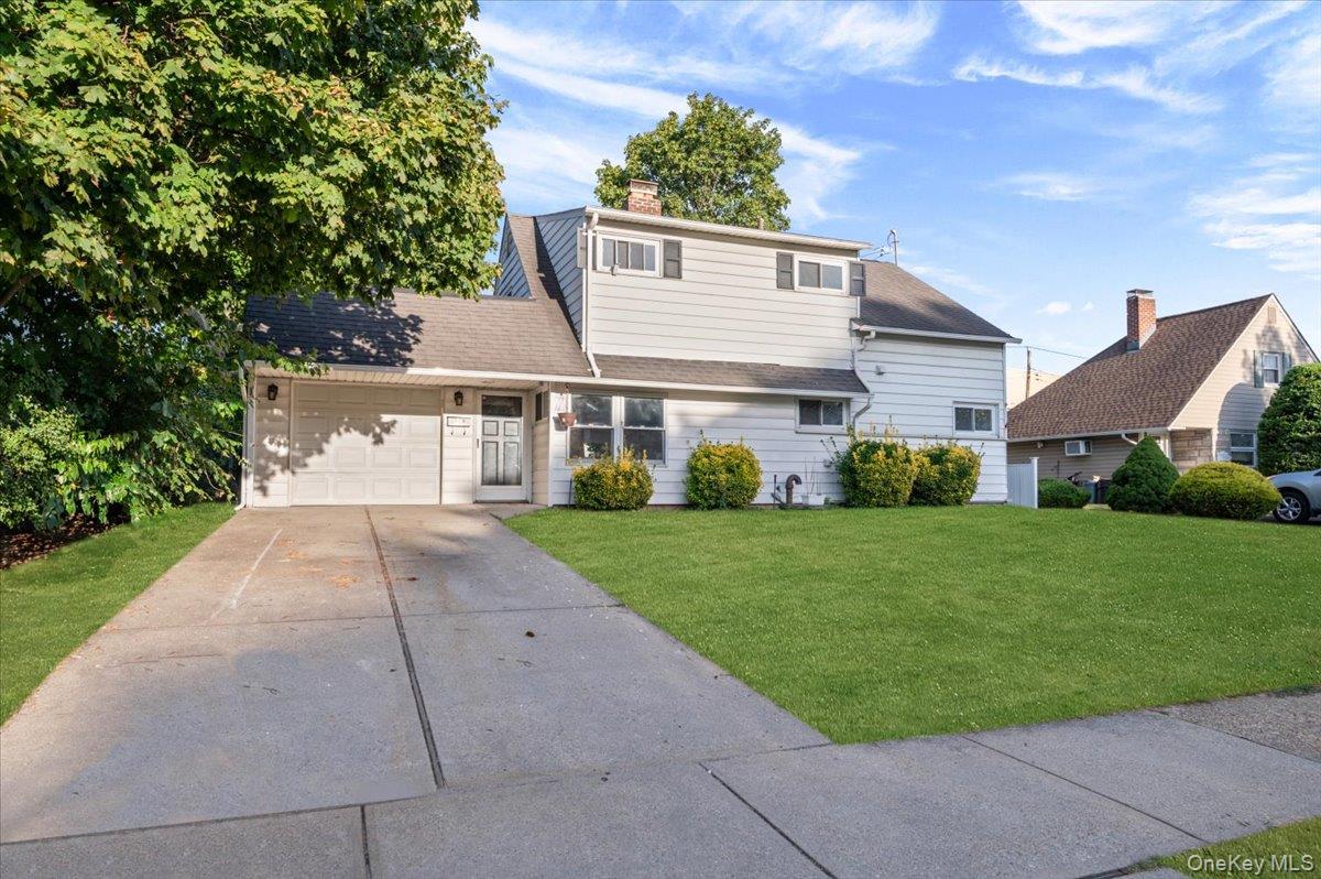 119 Hamlet Road, Levittown, NY 11756