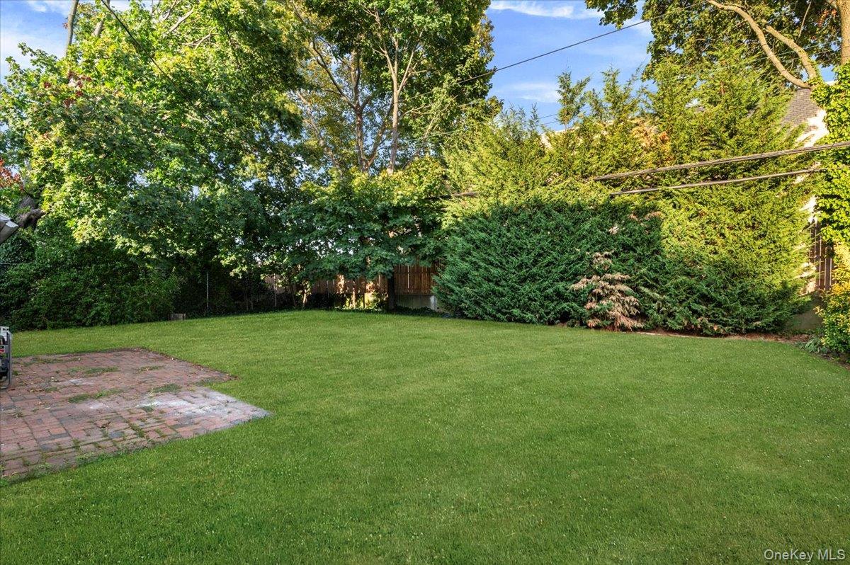 119 Hamlet Road, Levittown, NY 11756