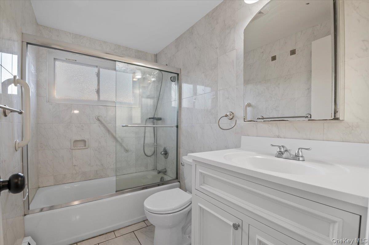 119 Hamlet Road, Levittown, NY 11756