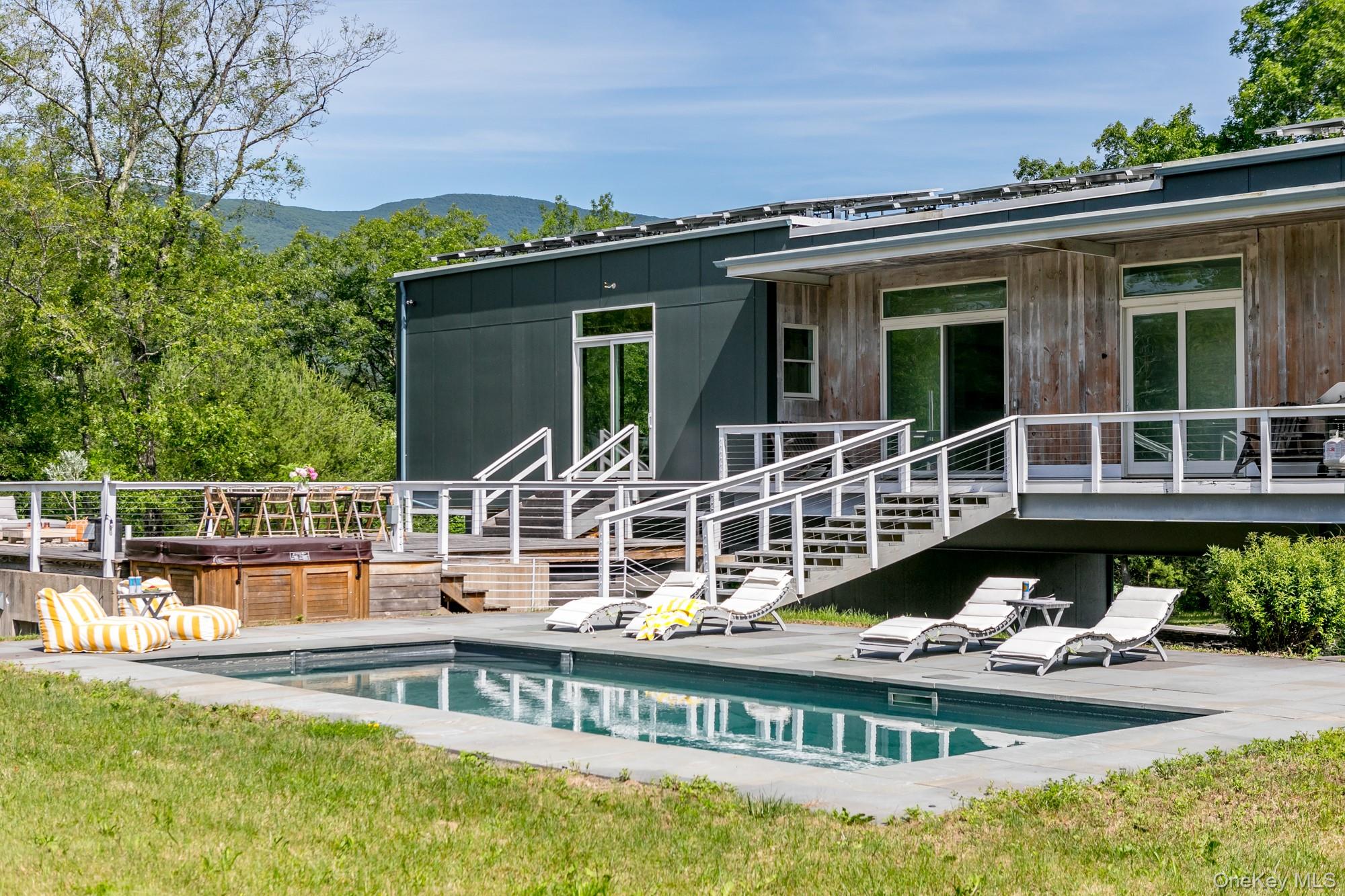 115 Band Camp Road, Saugerties, NY 12477