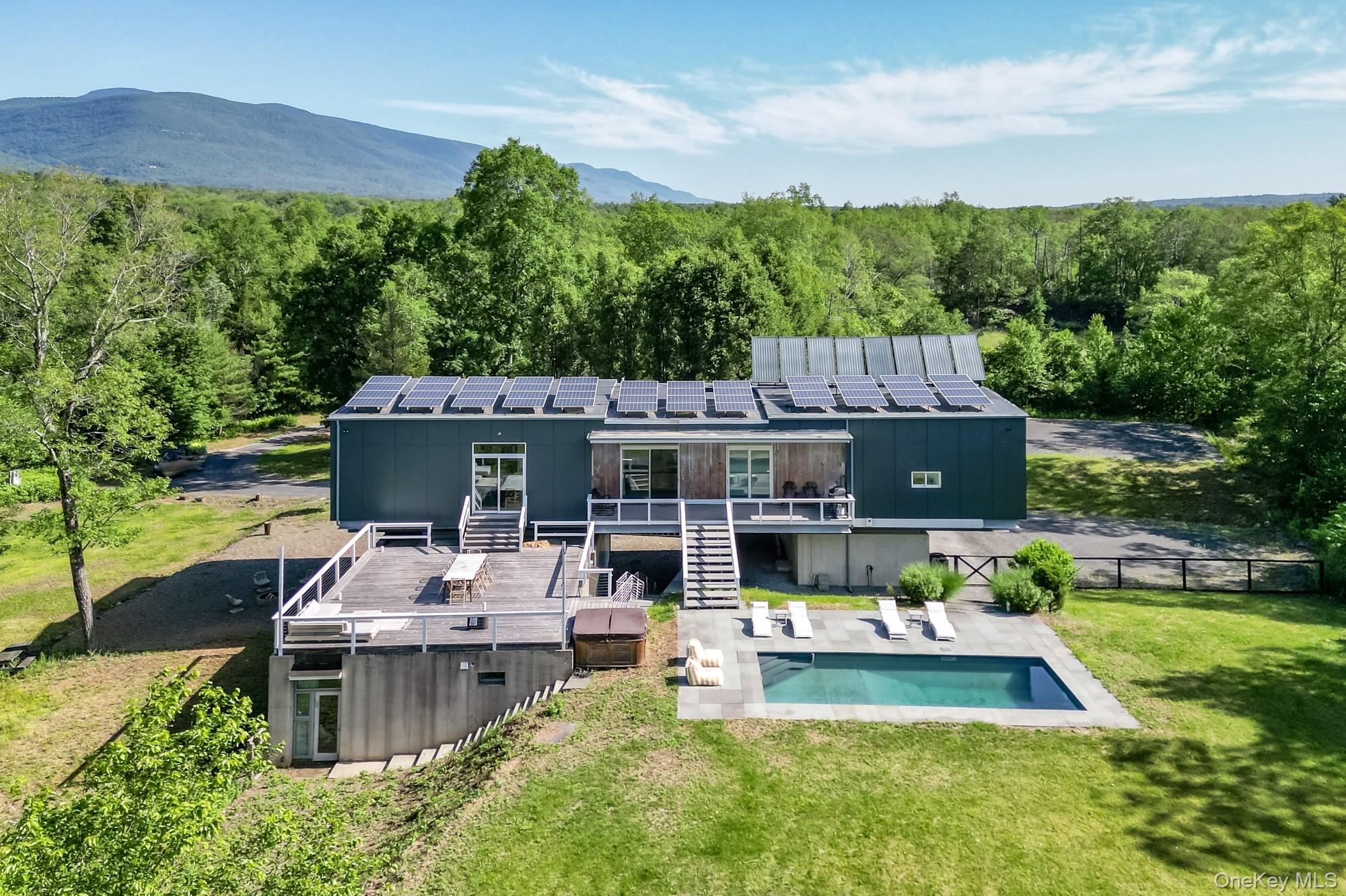 115 Band Camp Road, Saugerties, NY 12477