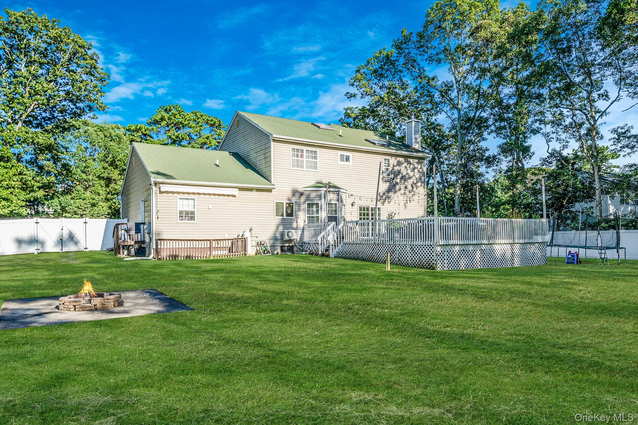 3 Embassy Road, Selden, NY 11784