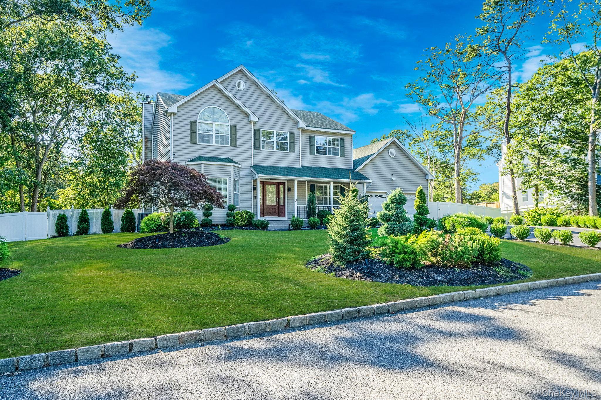 3 Embassy Road, Selden, NY 11784