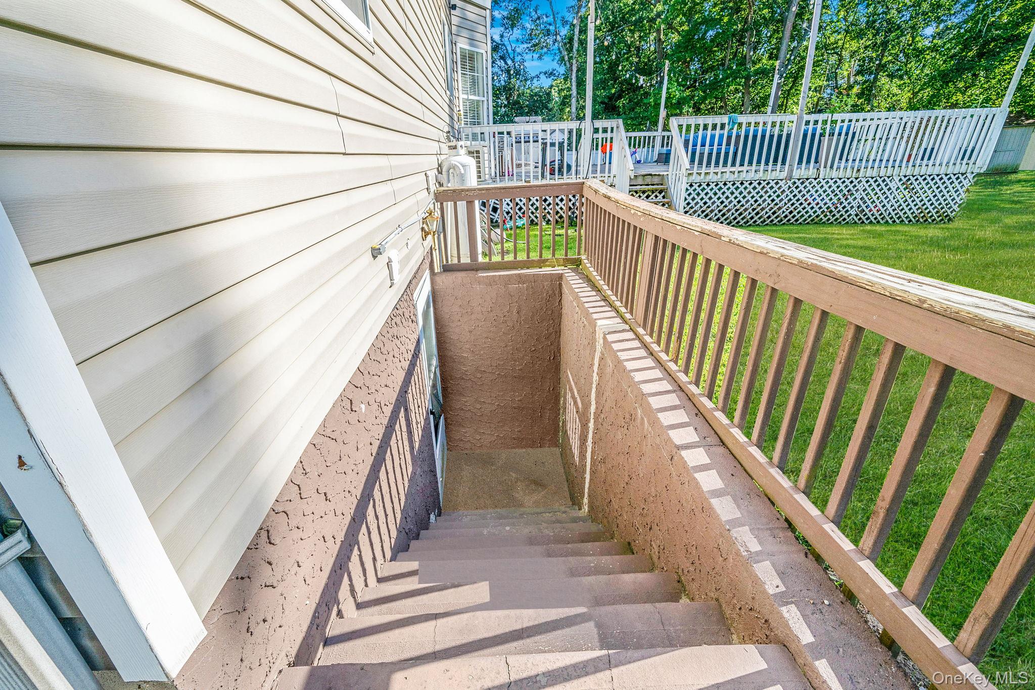 3 Embassy Road, Selden, NY 11784