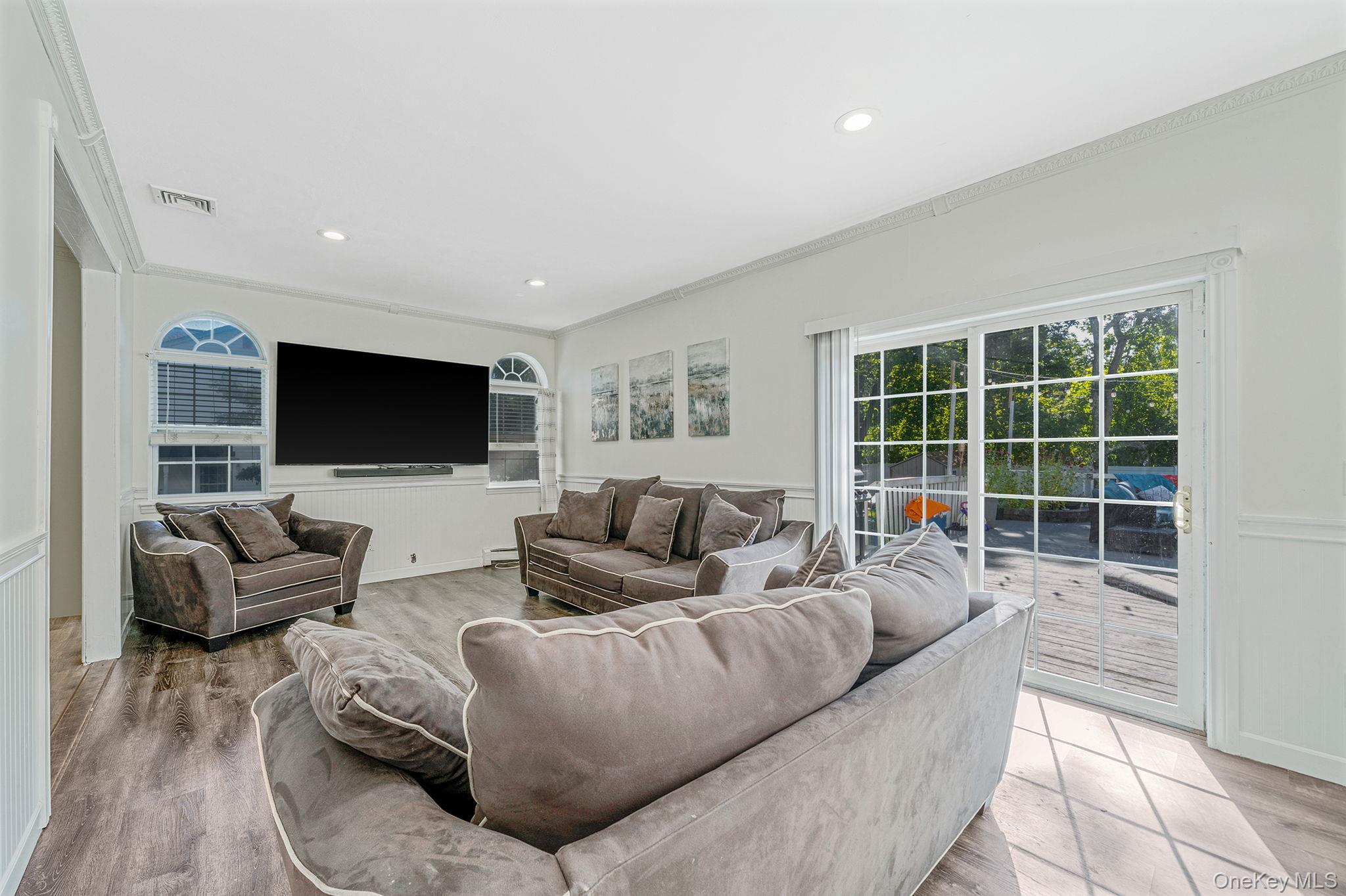 3 Embassy Road, Selden, NY 11784