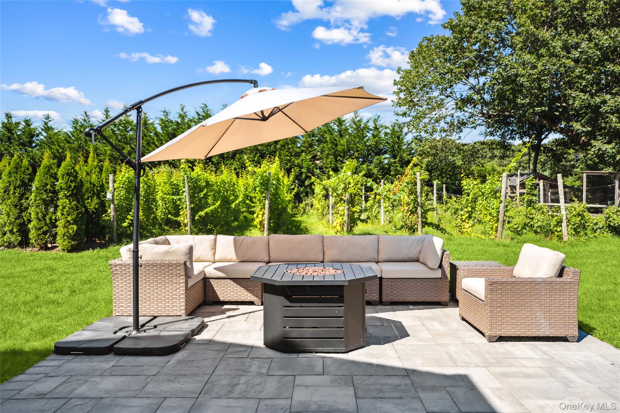 148 Montauk Highway, Westhampton, NY 11977