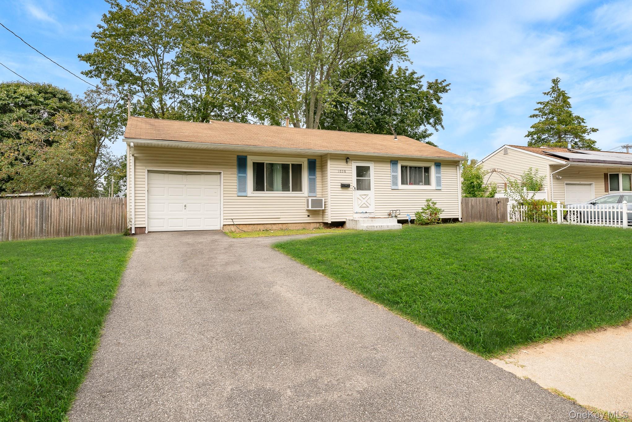 1038 Manor Lane, Bay Shore, NY 11706