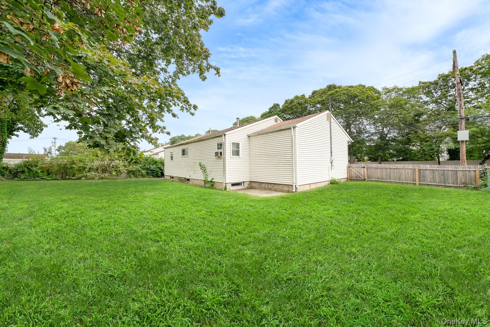 1038 Manor Lane, Bay Shore, NY 11706