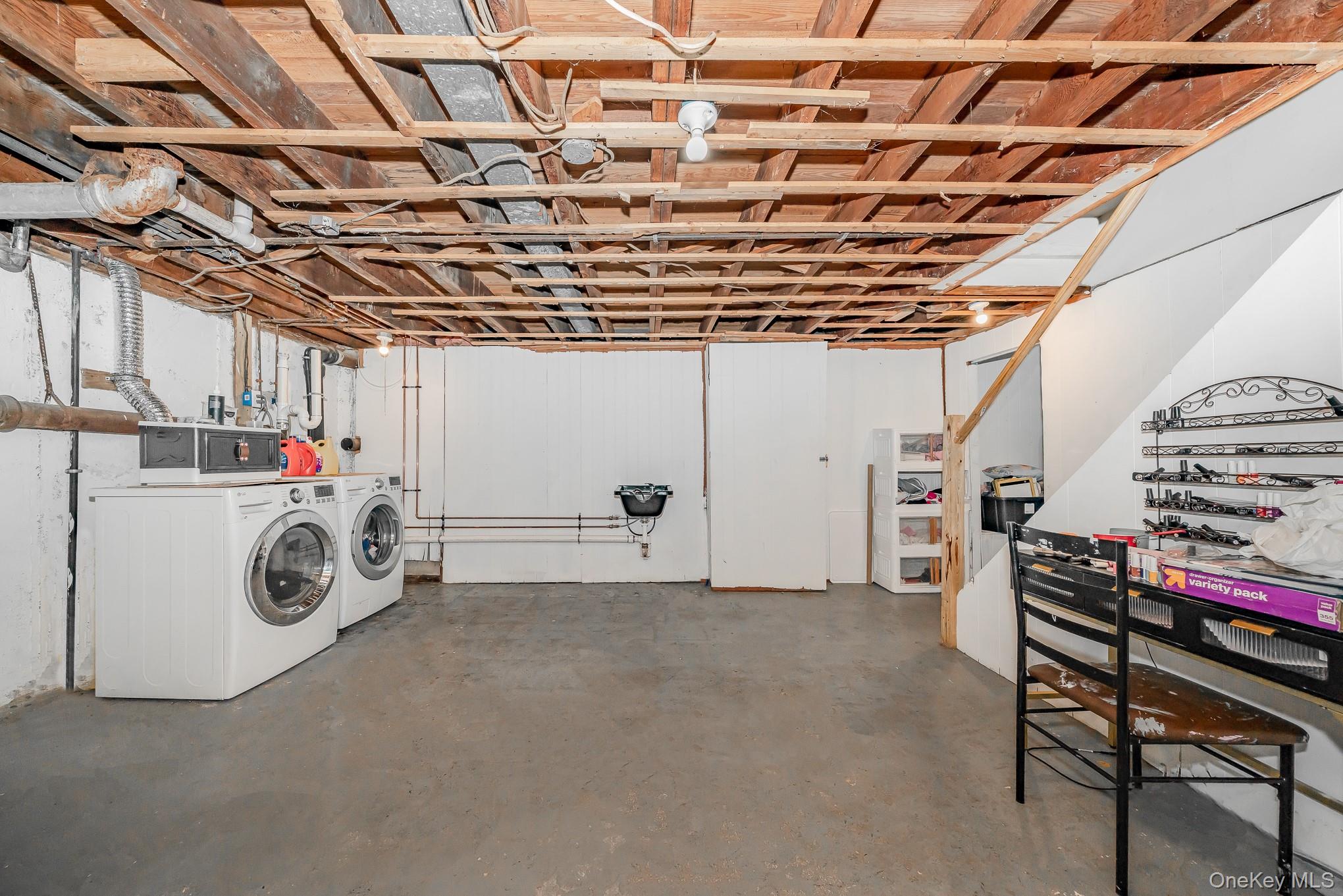 1038 Manor Lane, Bay Shore, NY 11706