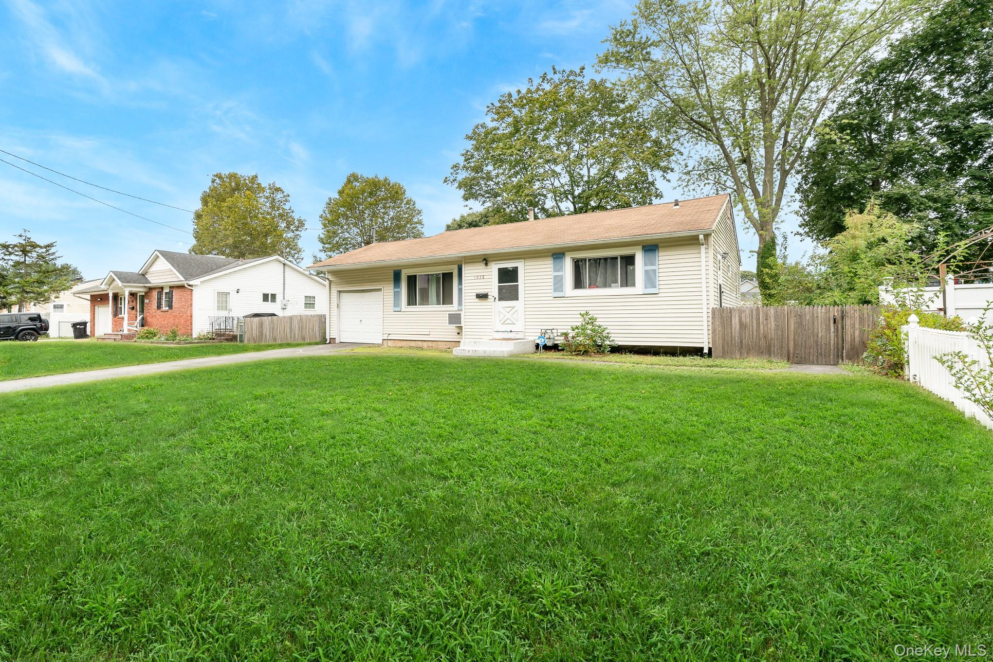 1038 Manor Lane, Bay Shore, NY 11706