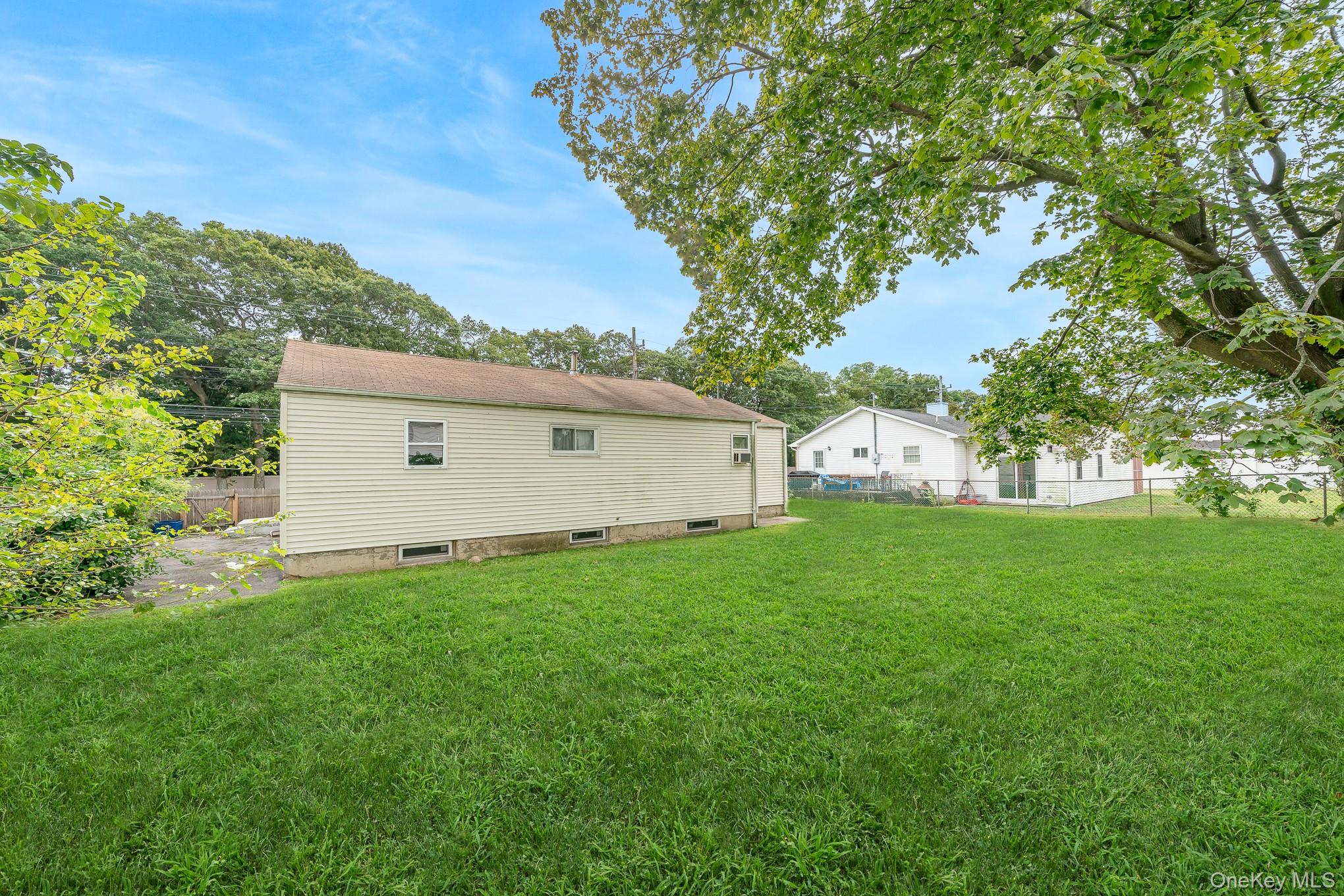 1038 Manor Lane, Bay Shore, NY 11706