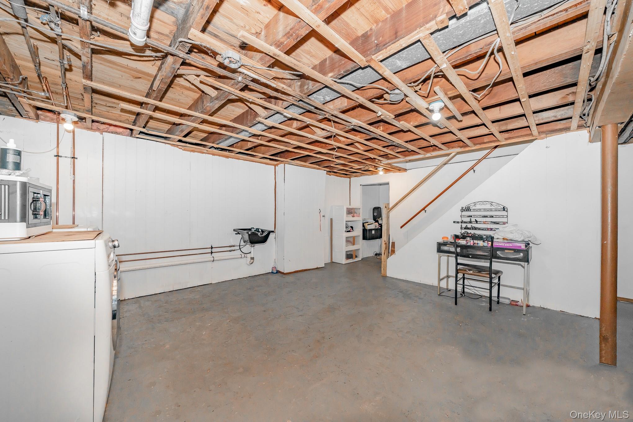 1038 Manor Lane, Bay Shore, NY 11706