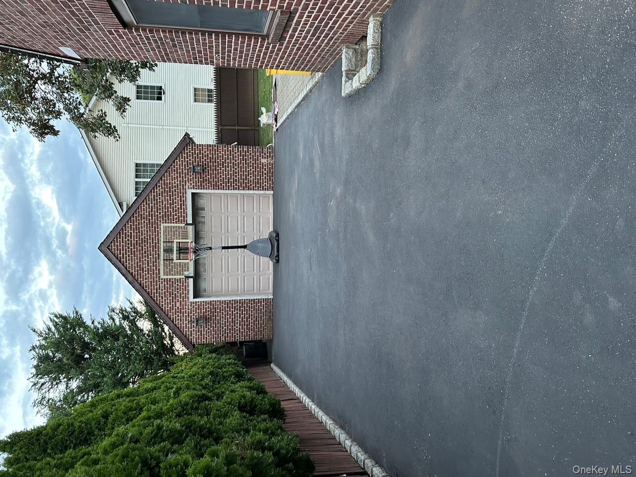 115 Halsey Avenue, Hicksville, NY 11801