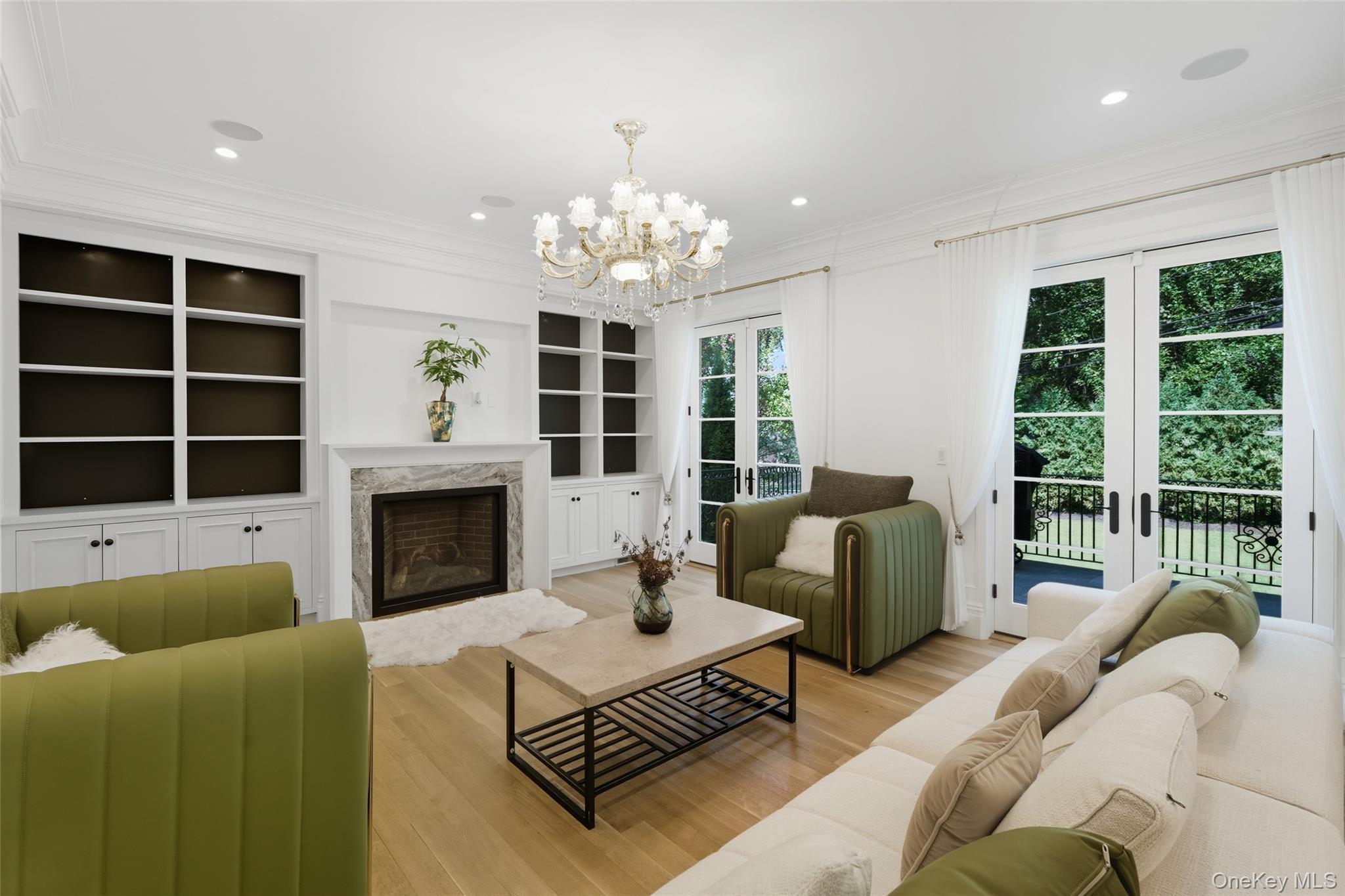 7 Beverly Road, Great Neck, NY 11021