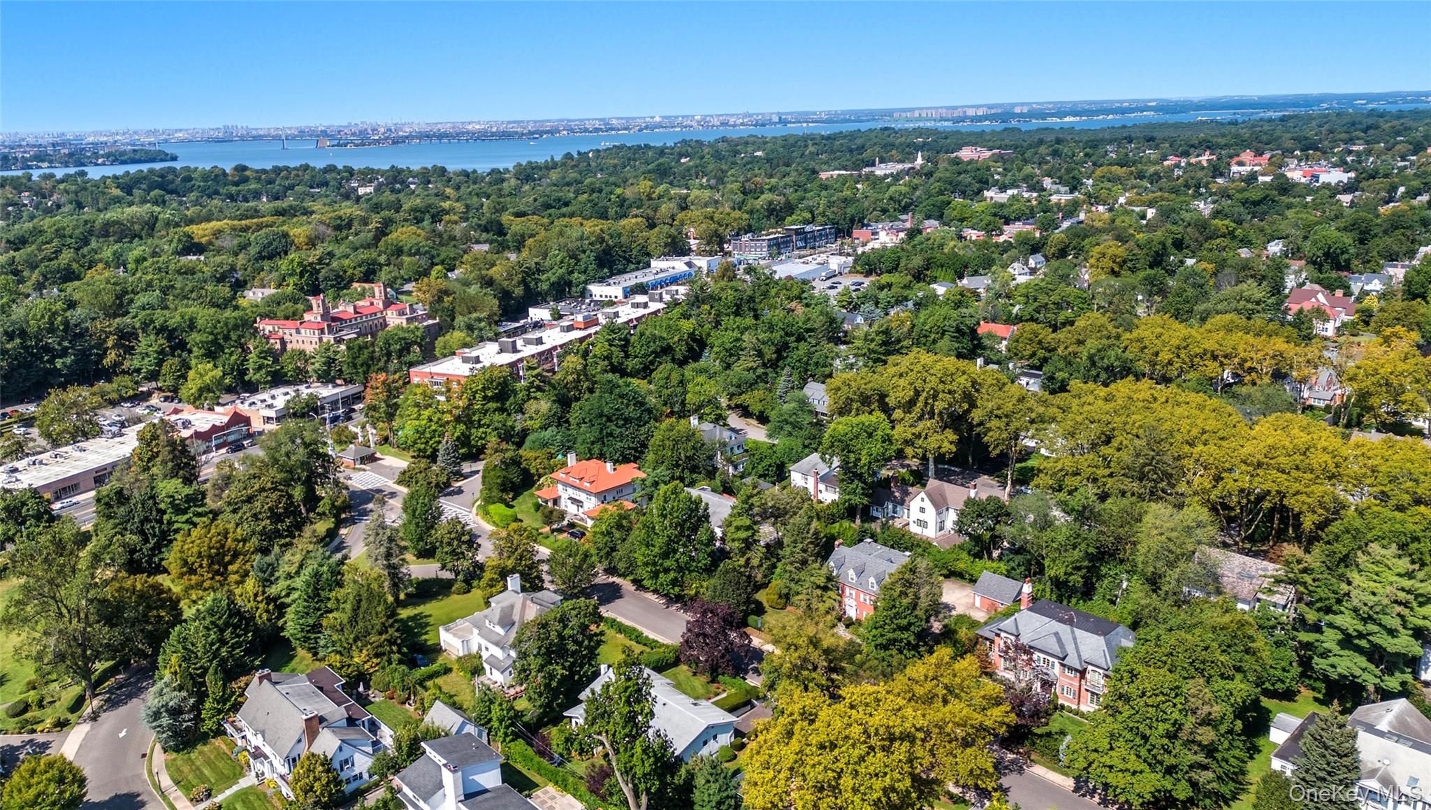 7 Beverly Road, Great Neck, NY 11021