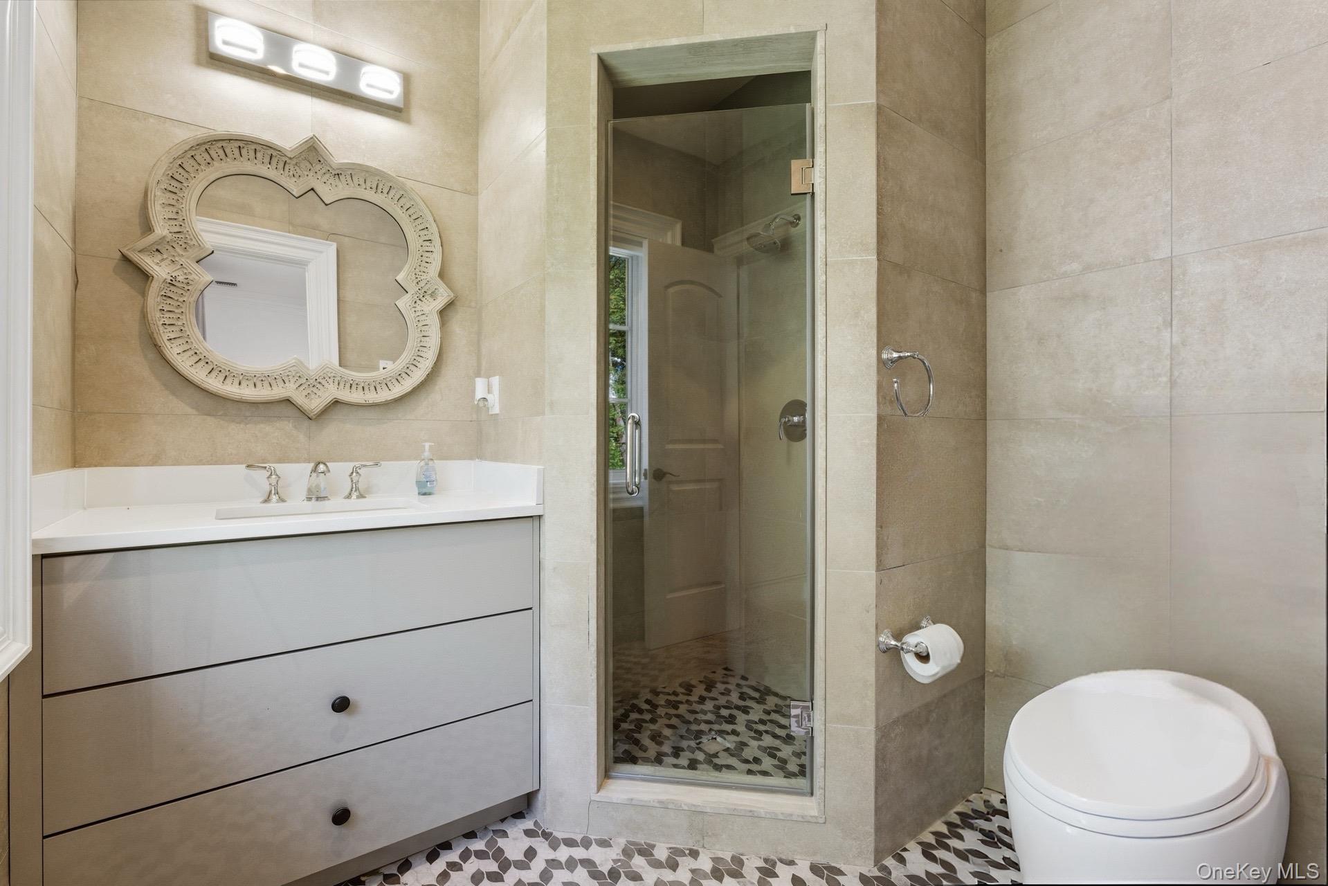 7 Beverly Road, Great Neck, NY 11021