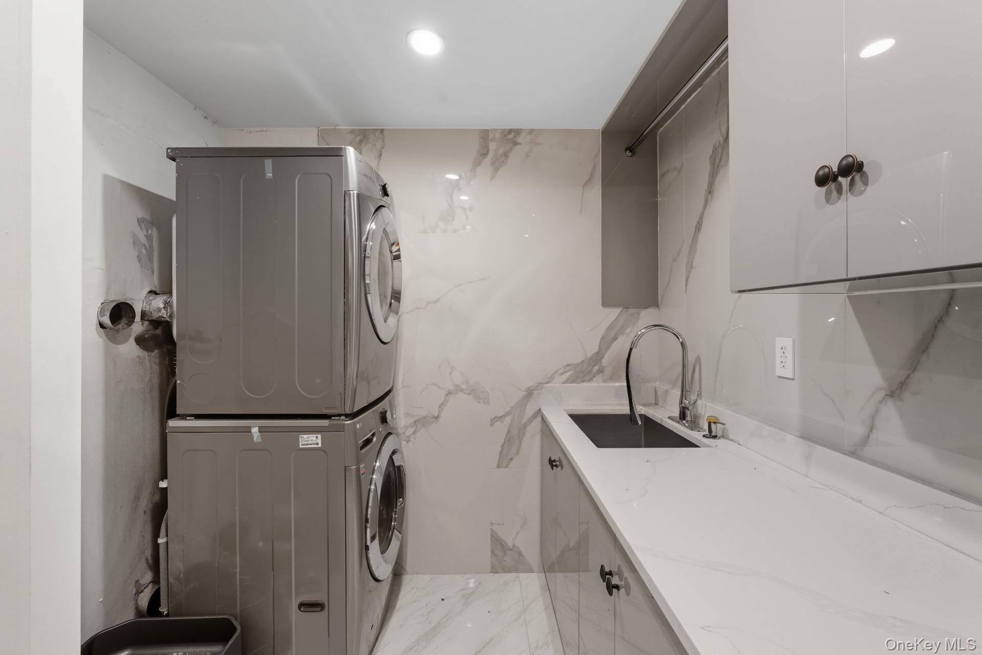 7 Beverly Road, Great Neck, NY 11021