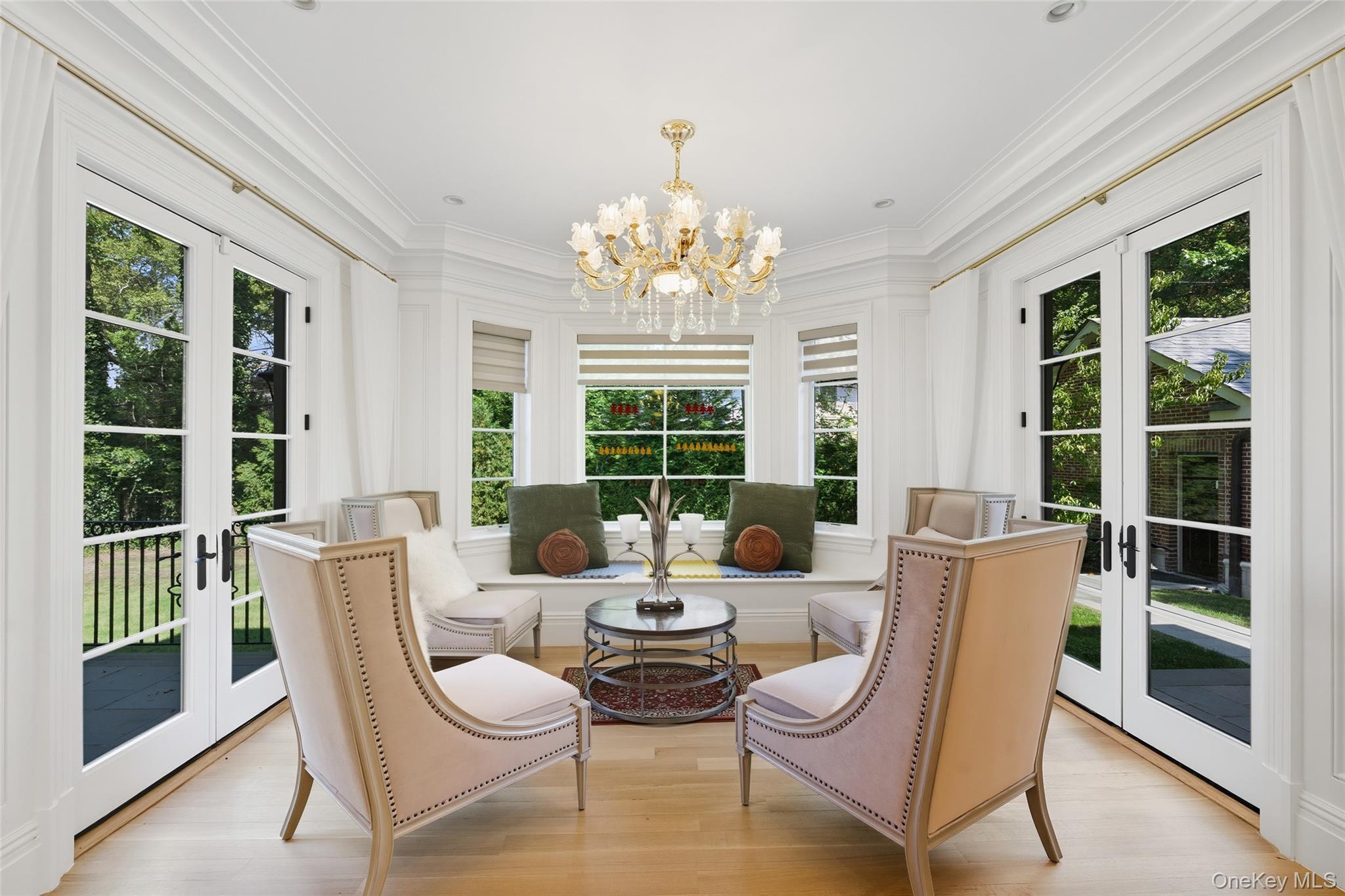 7 Beverly Road, Great Neck, NY 11021