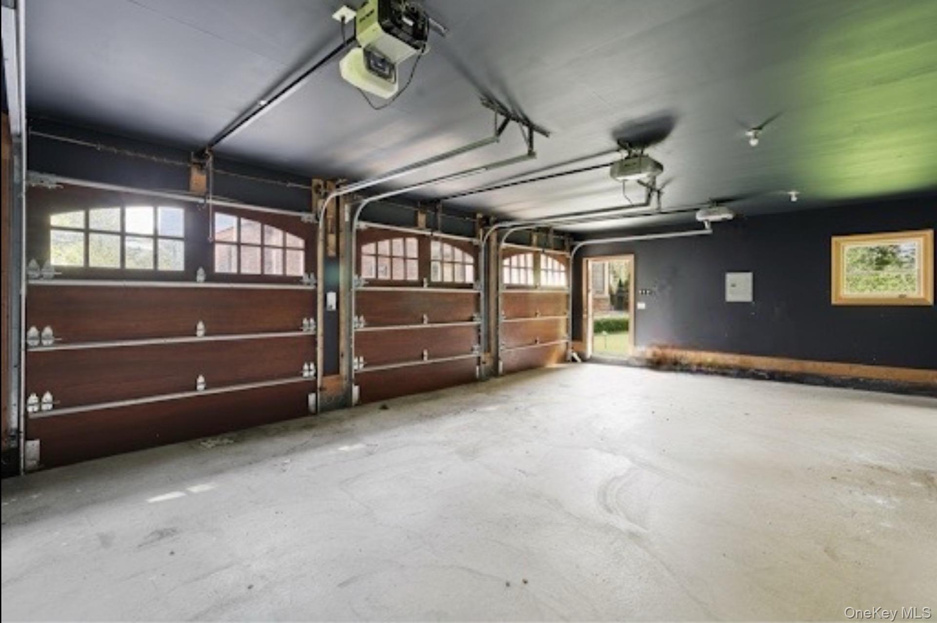 7 Beverly Road, Great Neck, NY 11021