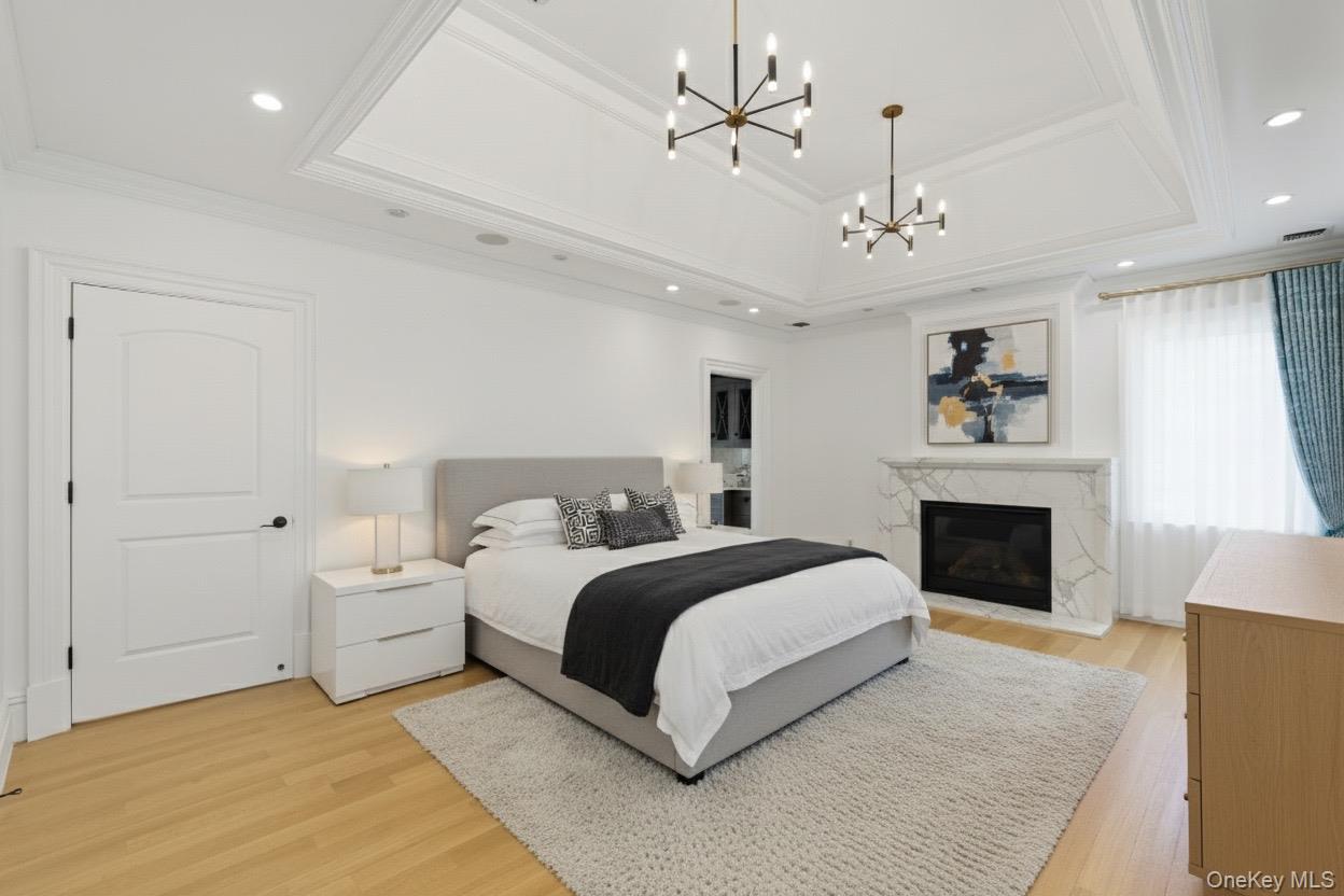 7 Beverly Road, Great Neck, NY 11021