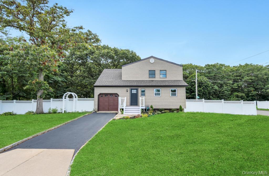 49 Bellwood Avenue, South Setauket, NY 11720