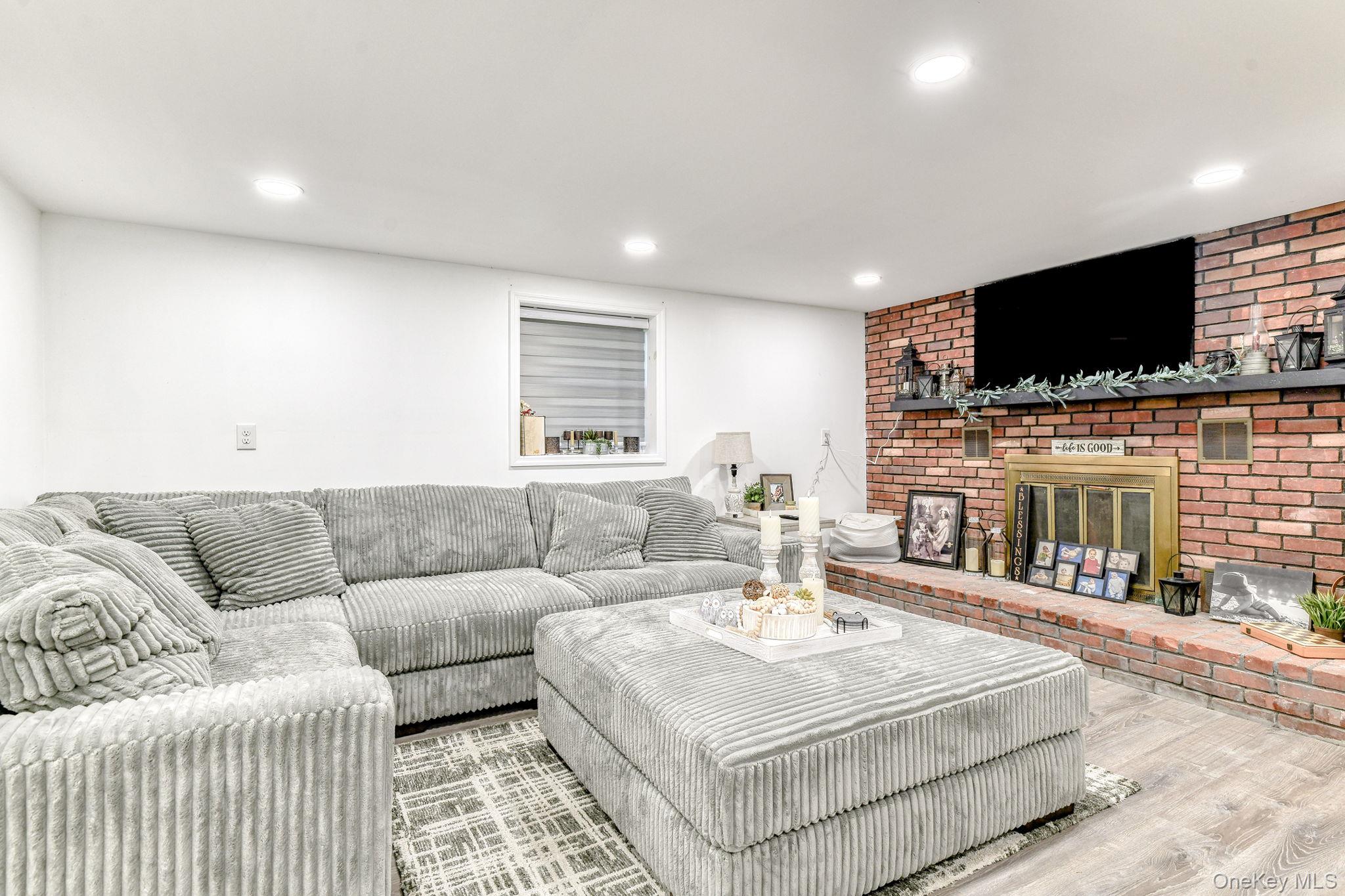 17 Pine Court, Middletown, NY 10941