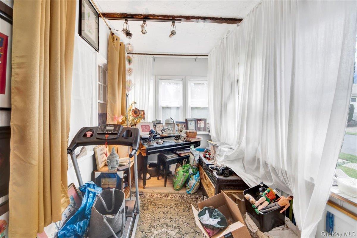 2 Valois Place, Mount Vernon, NY 10552