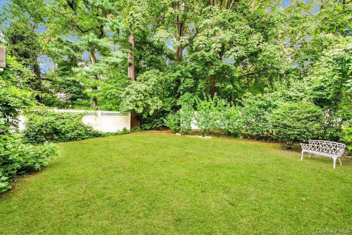 2 Valois Place, Mount Vernon, NY 10552