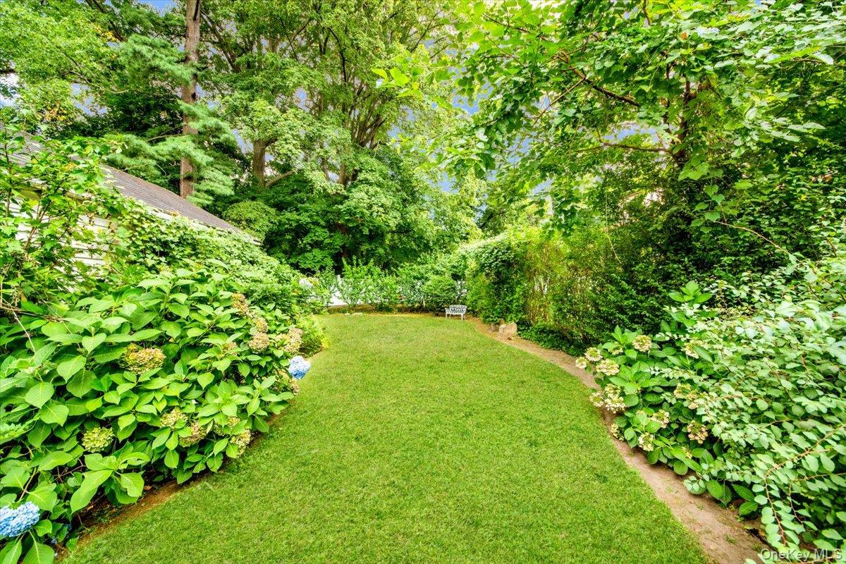 2 Valois Place, Mount Vernon, NY 10552