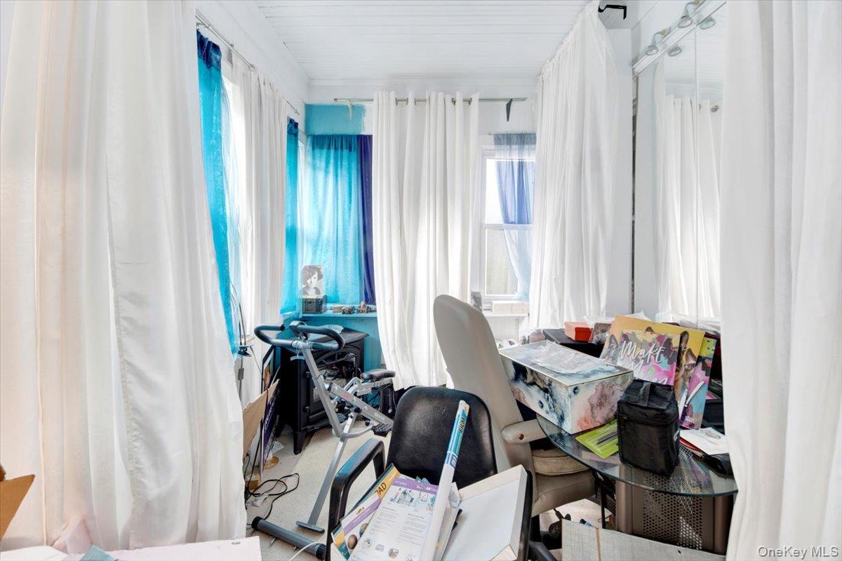 2 Valois Place, Mount Vernon, NY 10552