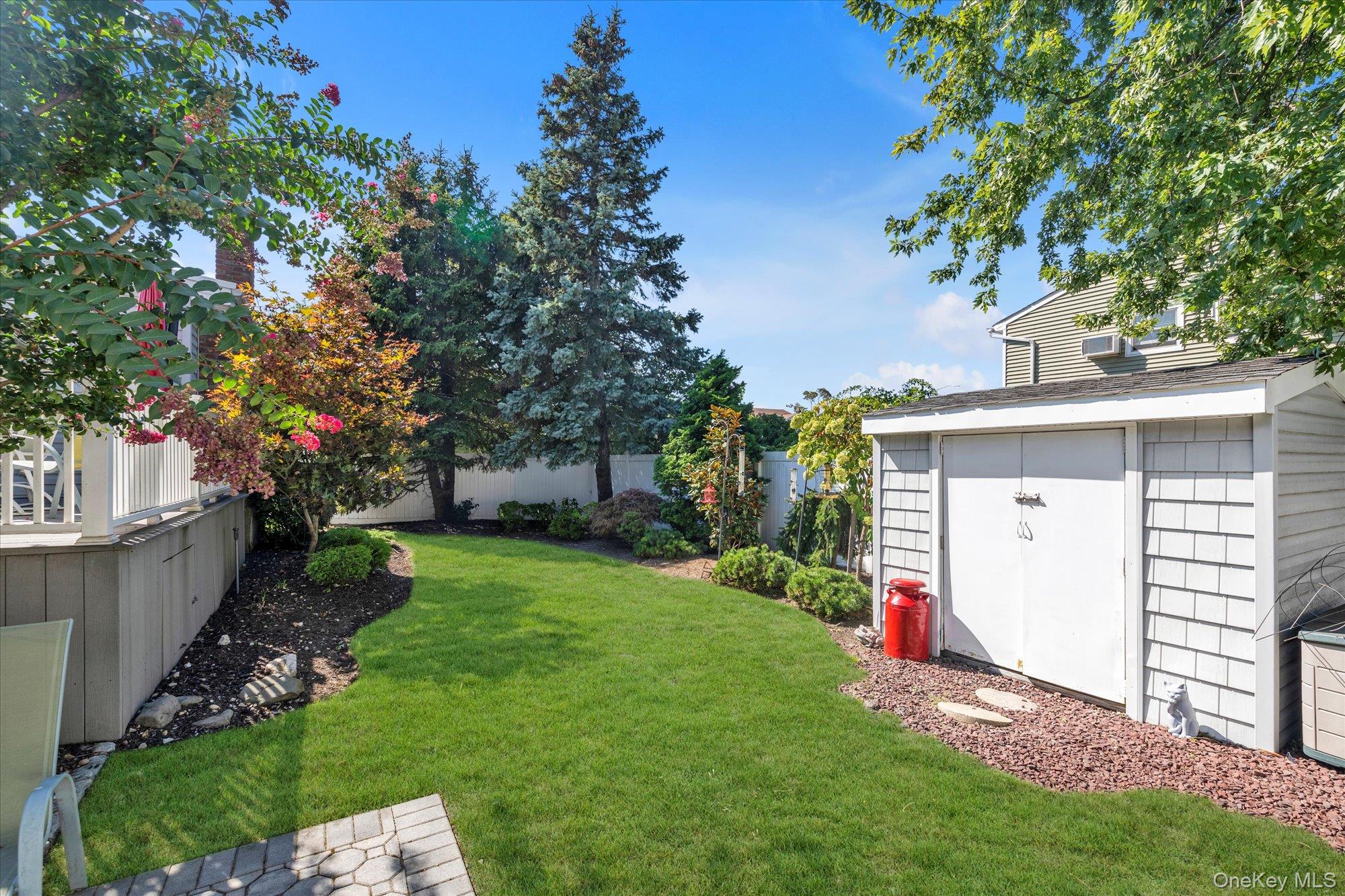 338 W Henrietta Avenue, Oceanside, NY 11572