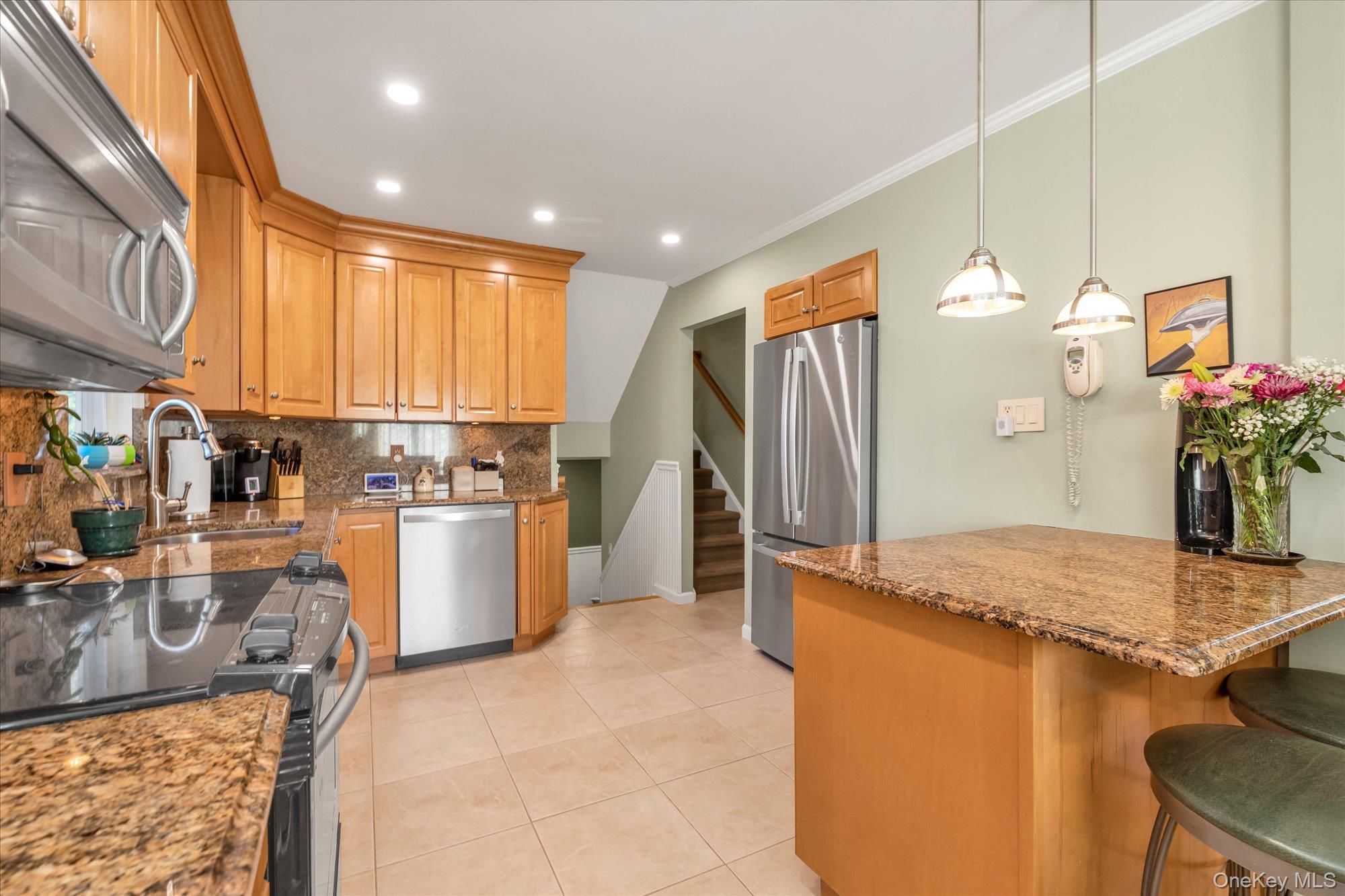 338 W Henrietta Avenue, Oceanside, NY 11572