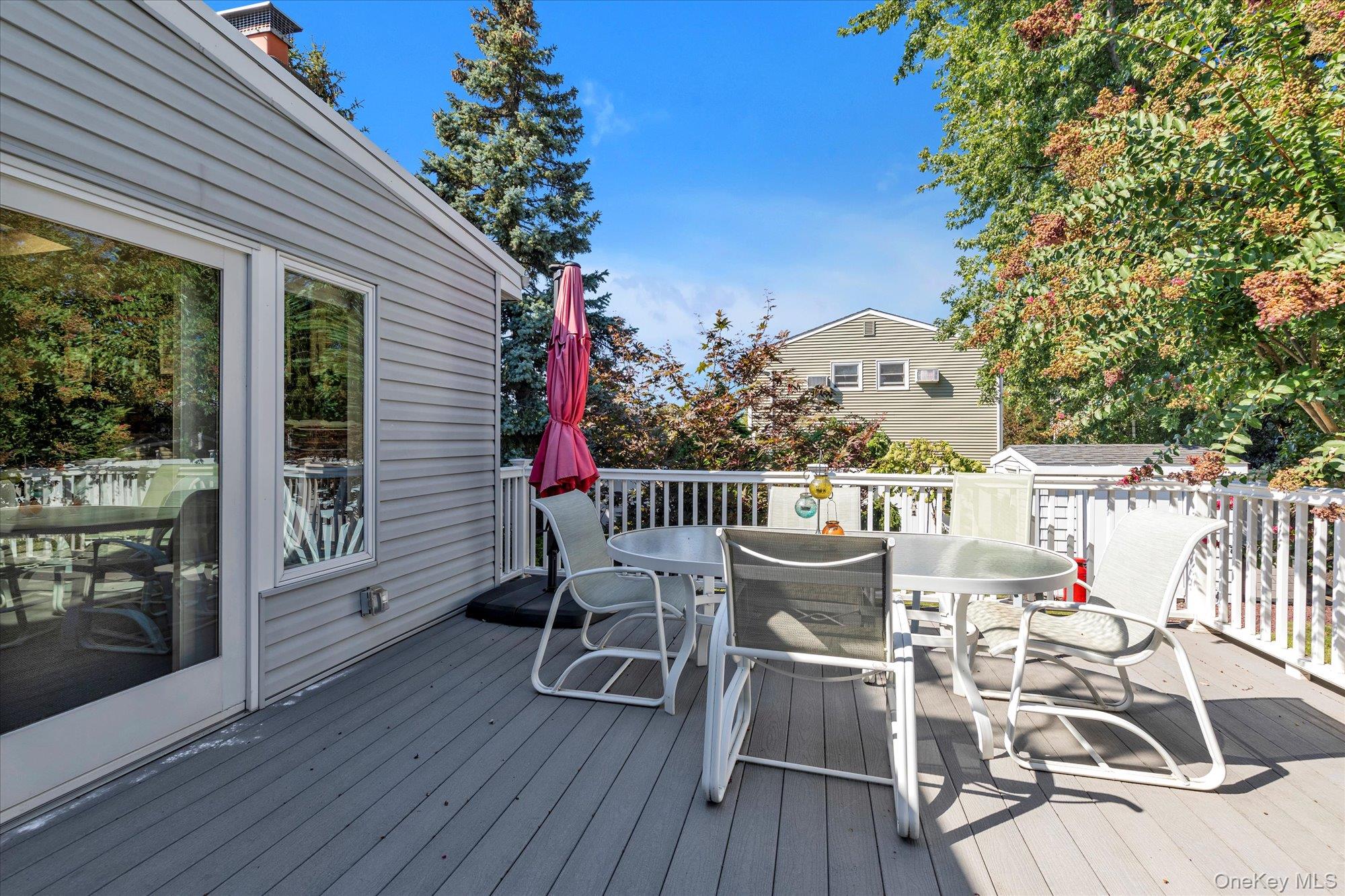 338 W Henrietta Avenue, Oceanside, NY 11572