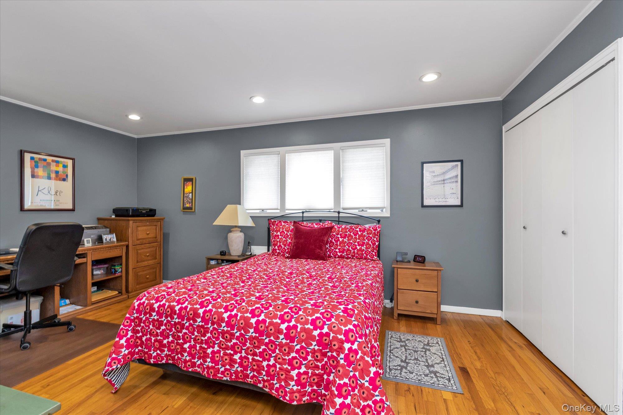 338 W Henrietta Avenue, Oceanside, NY 11572