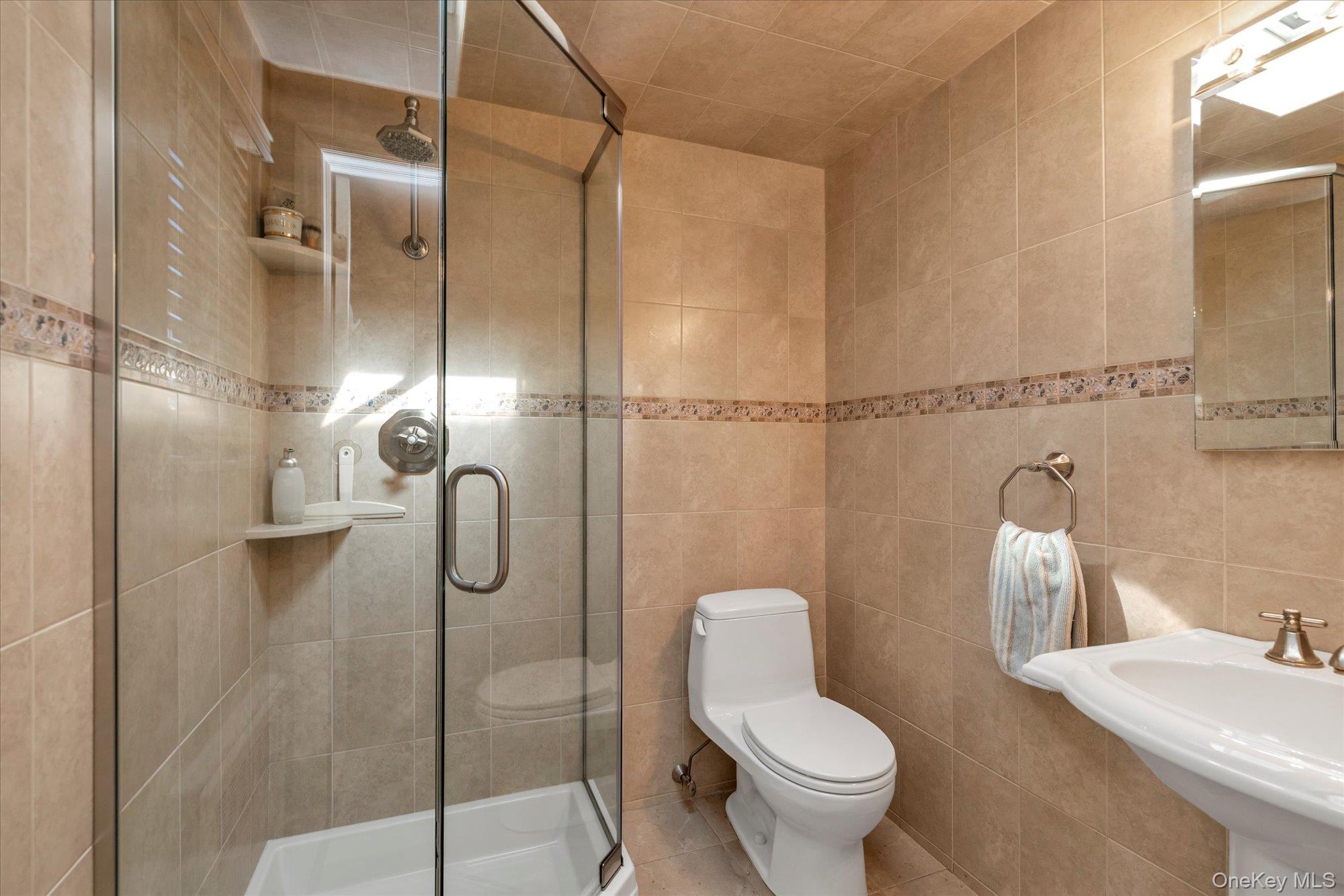 338 W Henrietta Avenue, Oceanside, NY 11572