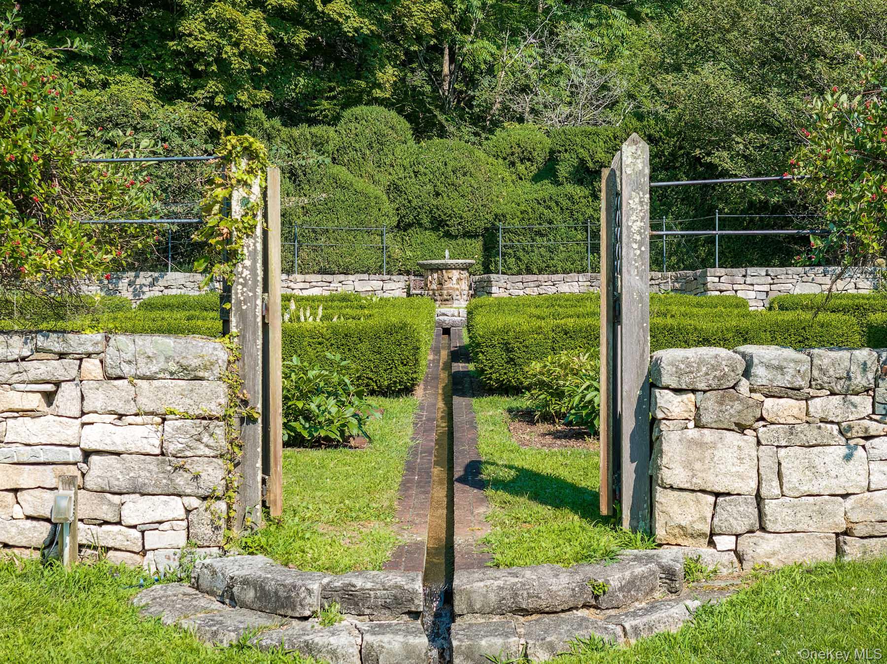 99 Quaker Bridge Road, Croton-on-Hudson, NY 10520