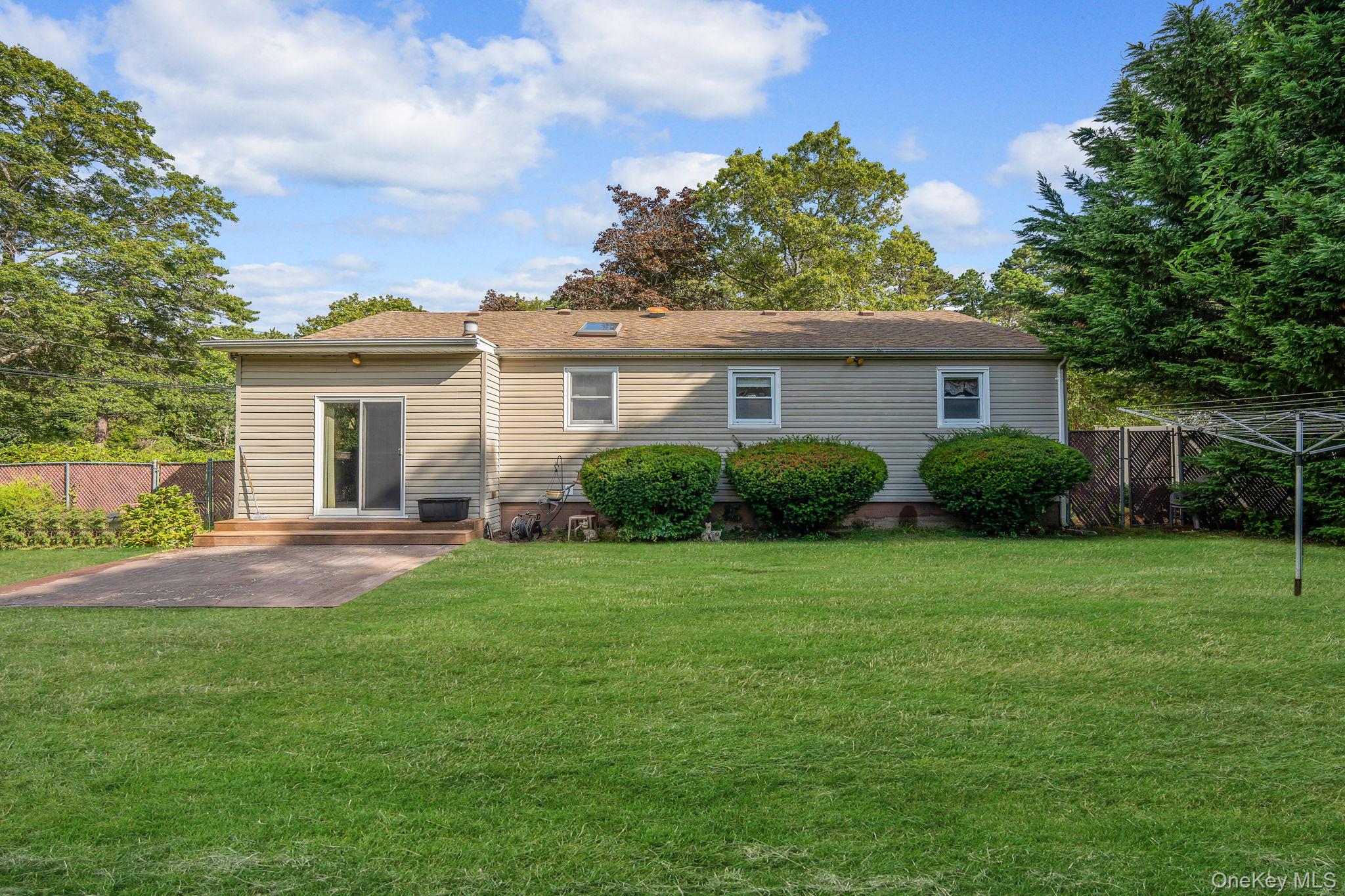 362 W Woodside Avenue, Patchogue, NY 11772