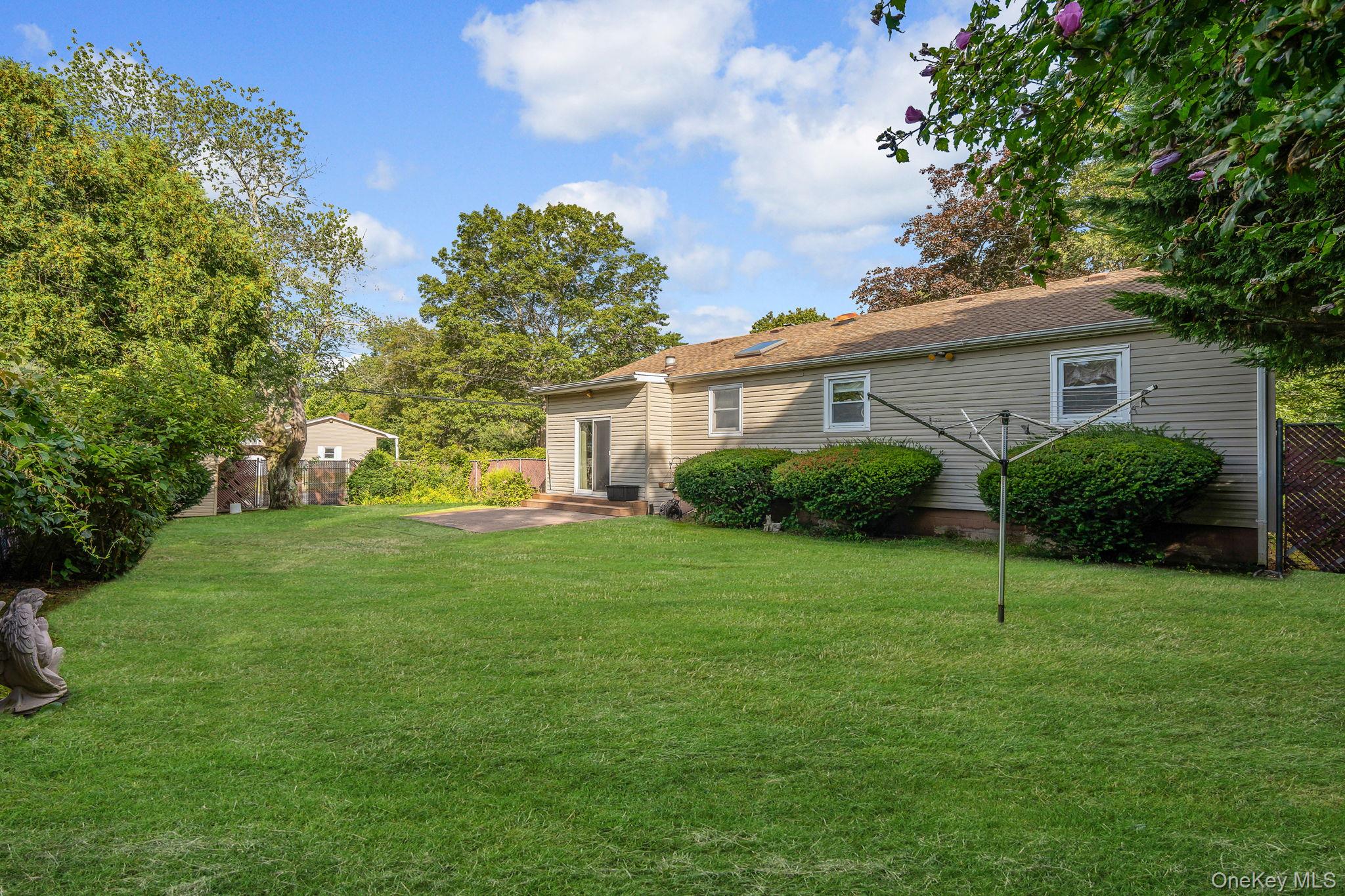 362 W Woodside Avenue, Patchogue, NY 11772