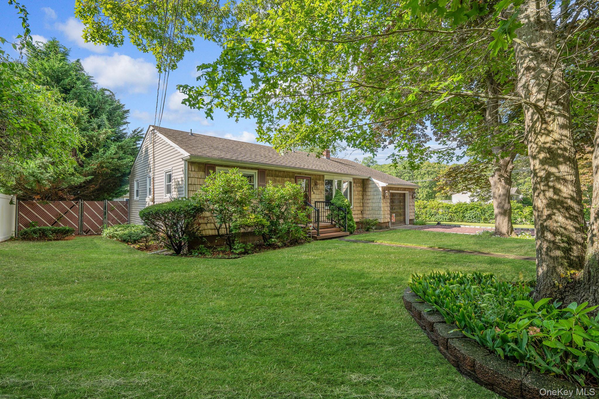 362 W Woodside Avenue, Patchogue, NY 11772