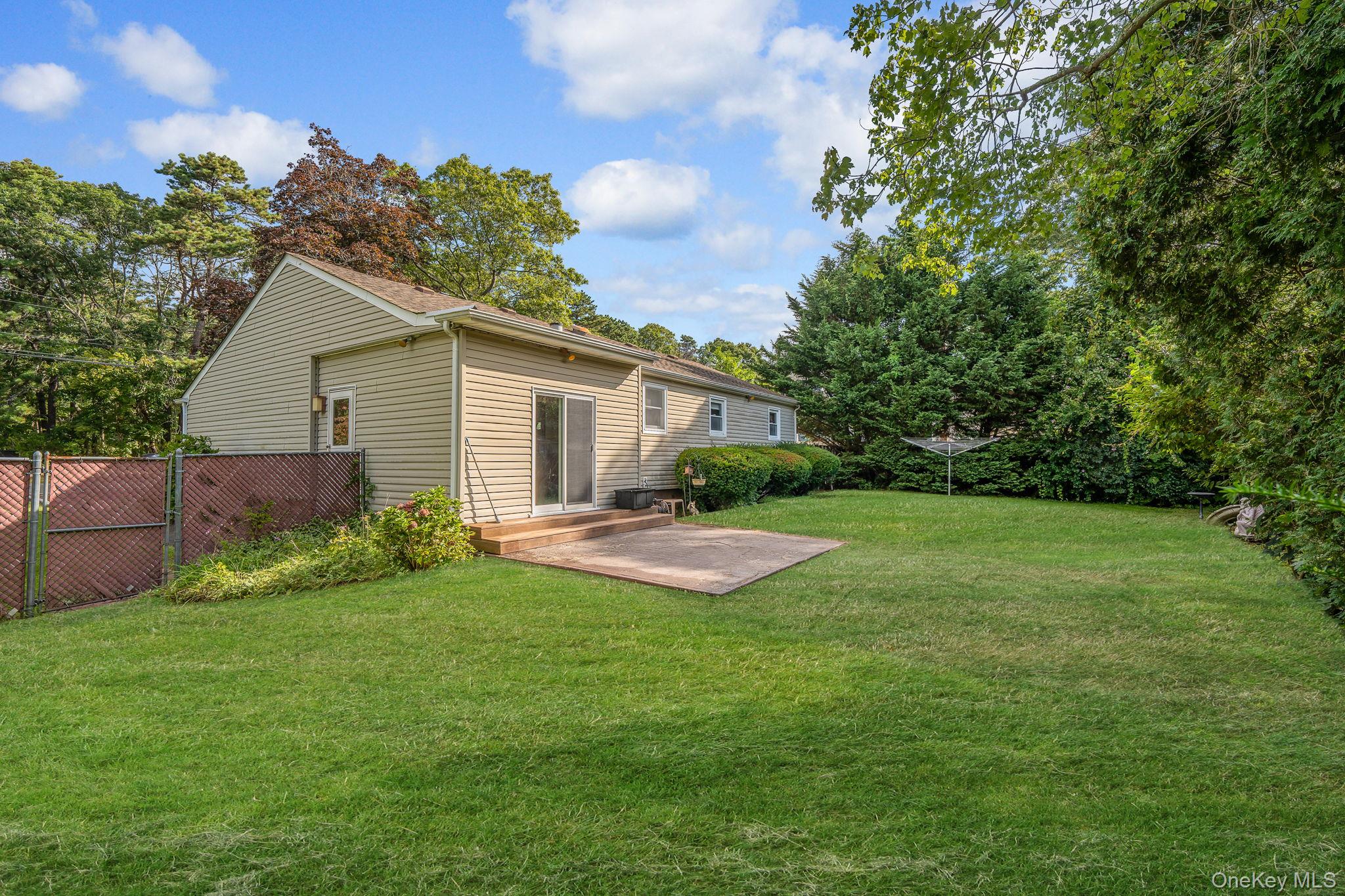 362 W Woodside Avenue, Patchogue, NY 11772