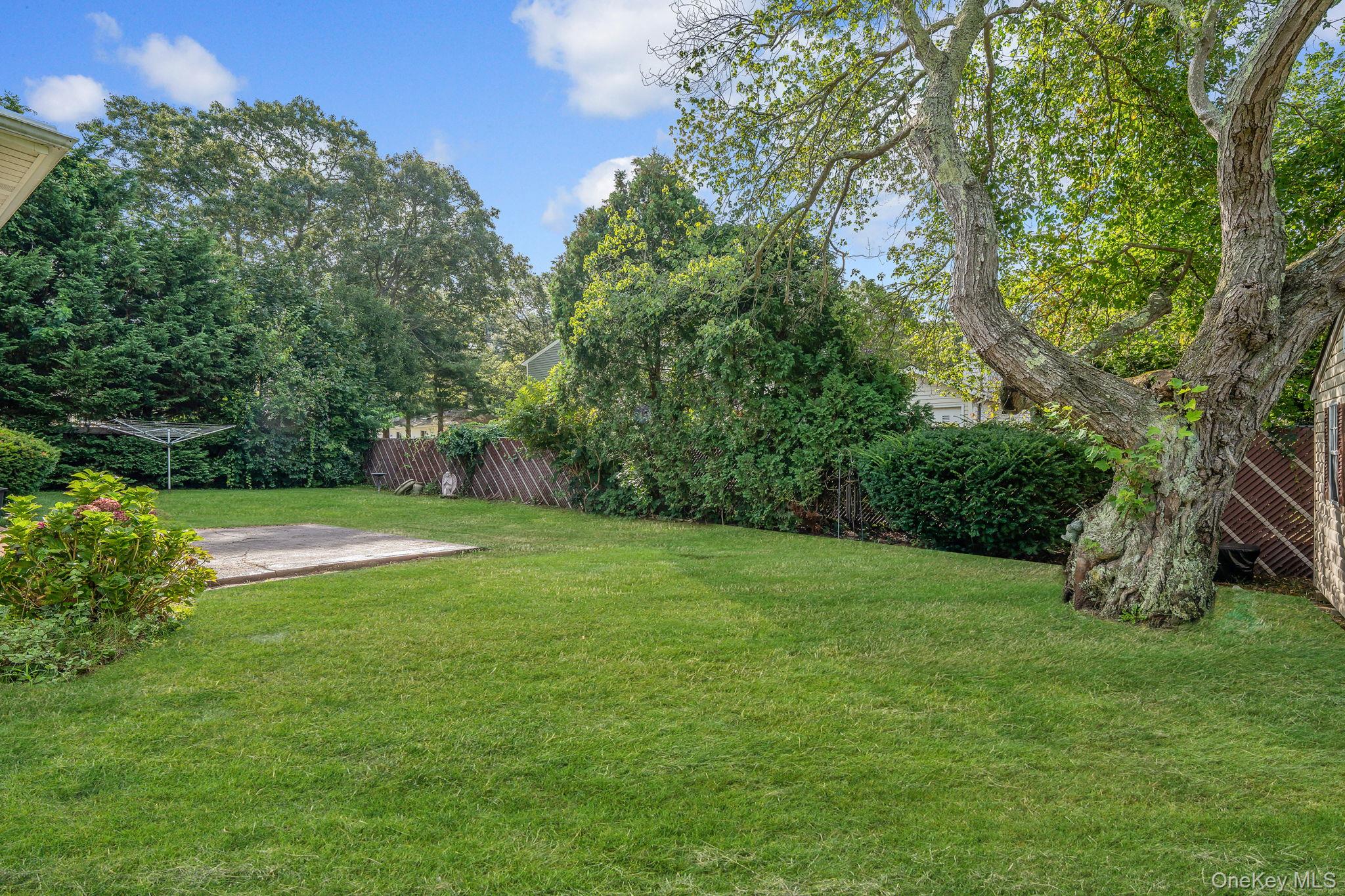 362 W Woodside Avenue, Patchogue, NY 11772