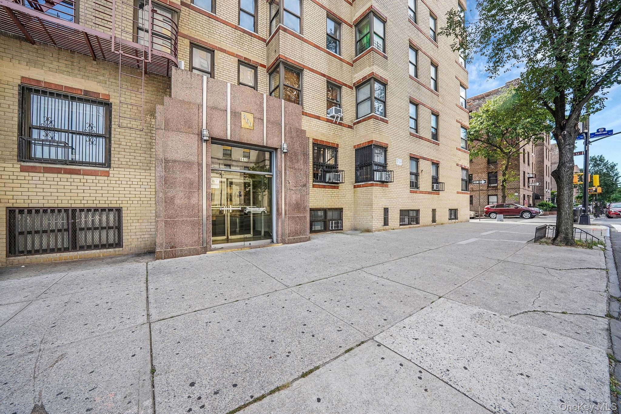 860 Grand Concourse # 2R, Bronx, NY 10451