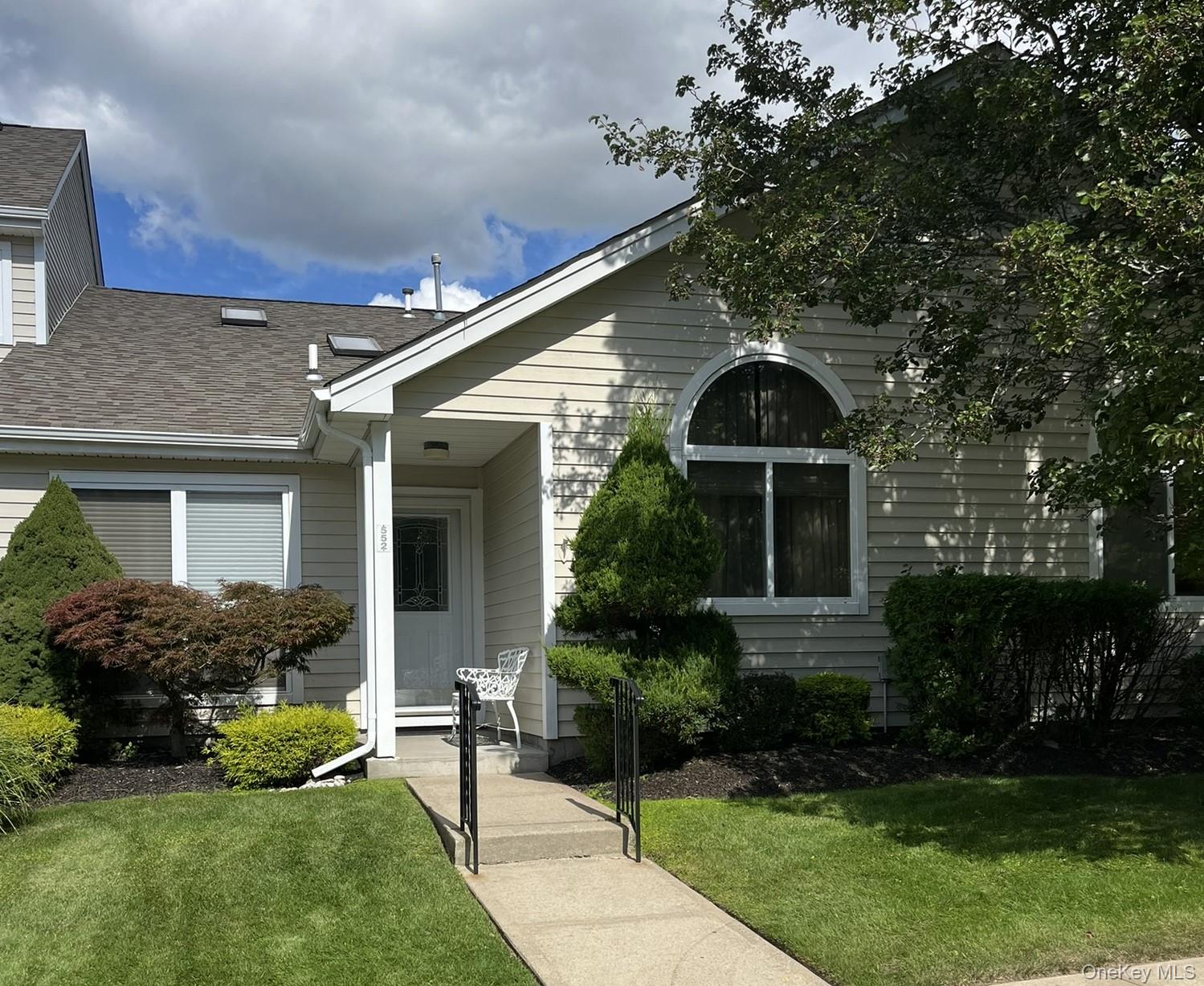 552 Birchwood Park Drive, Middle Island, NY 11953