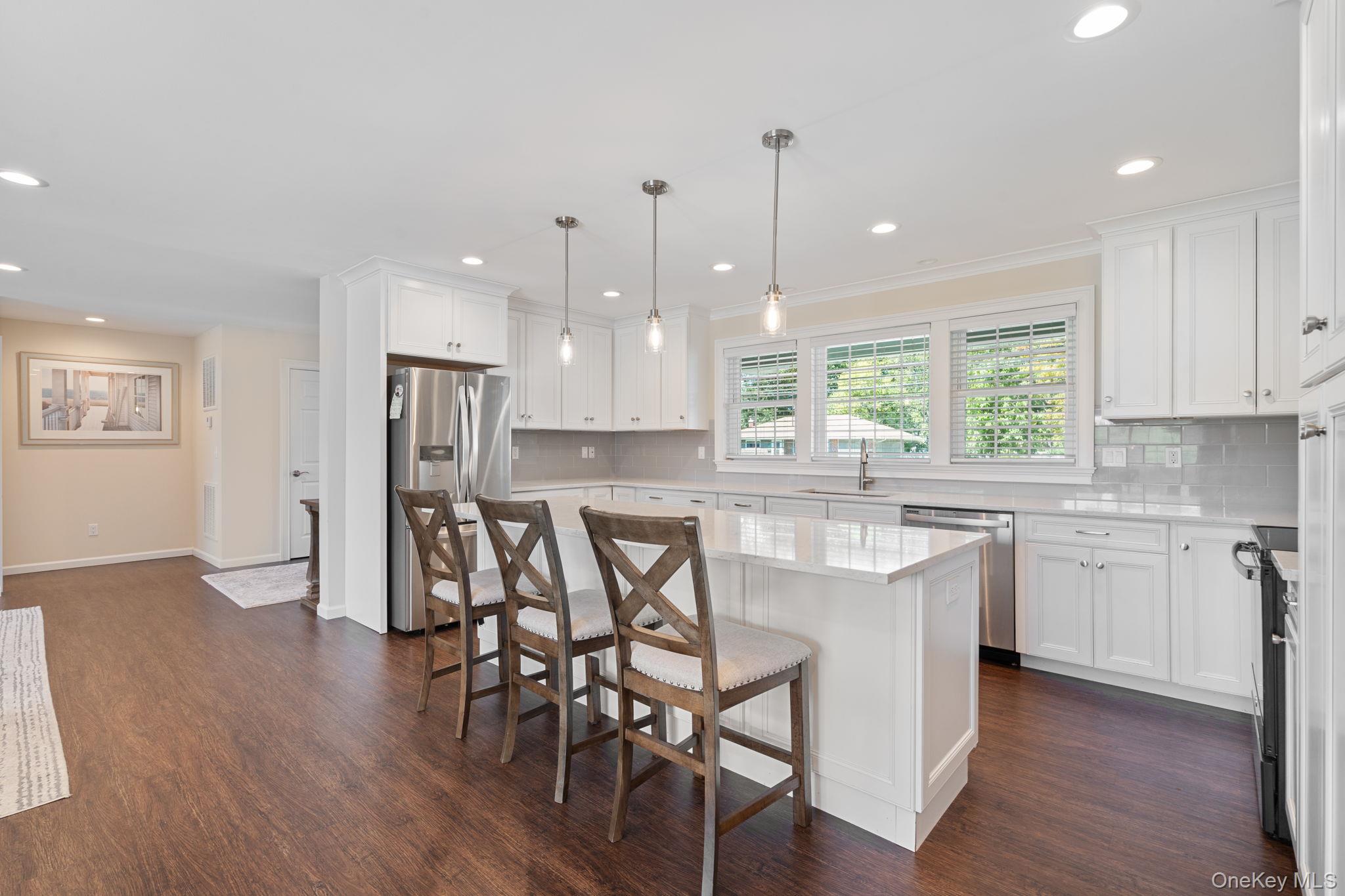 172 Broadway, Greenlawn, NY 11740