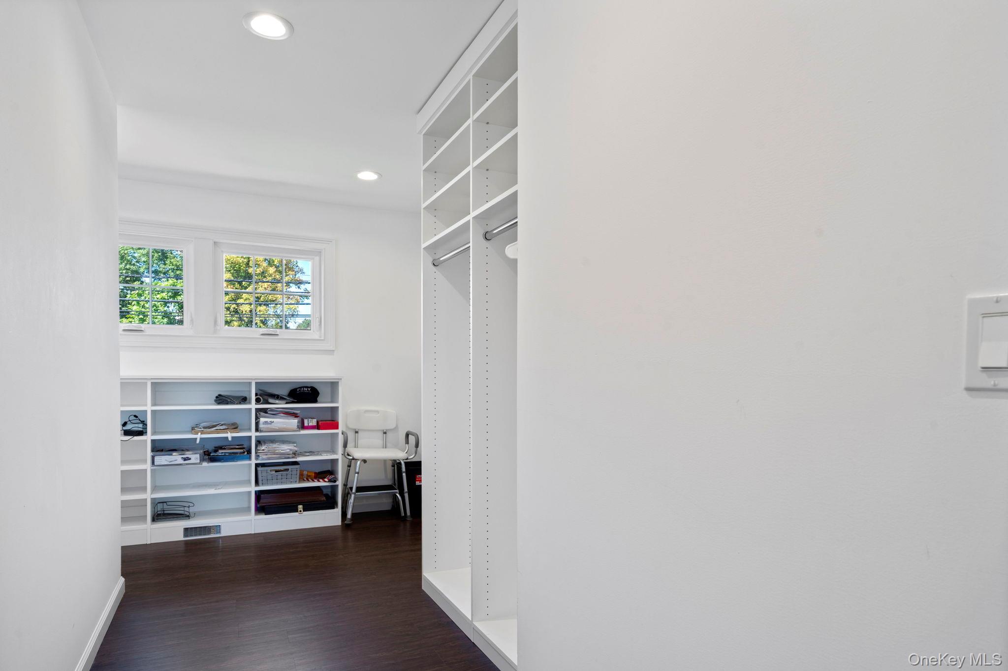 172 Broadway, Greenlawn, NY 11740