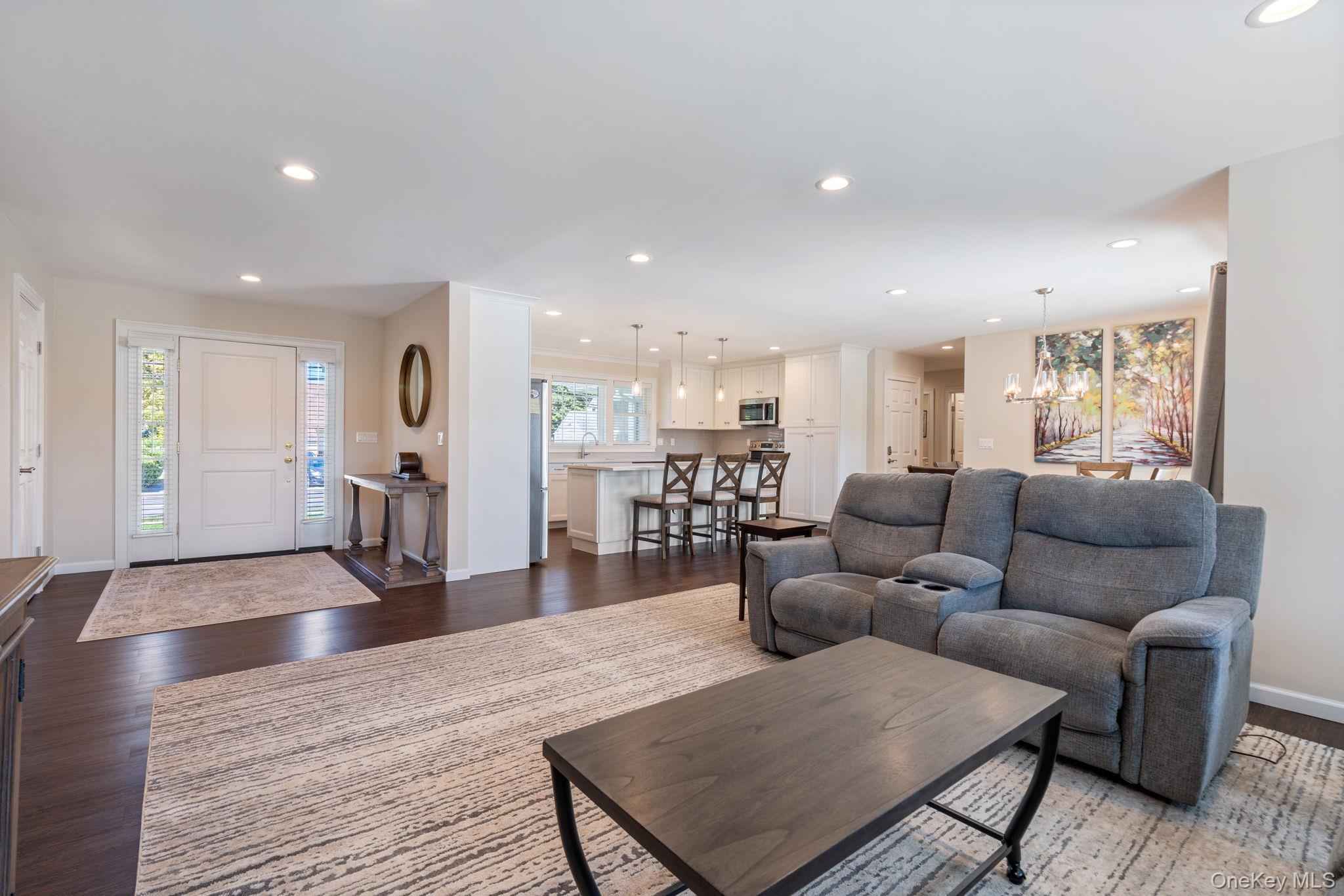 172 Broadway, Greenlawn, NY 11740