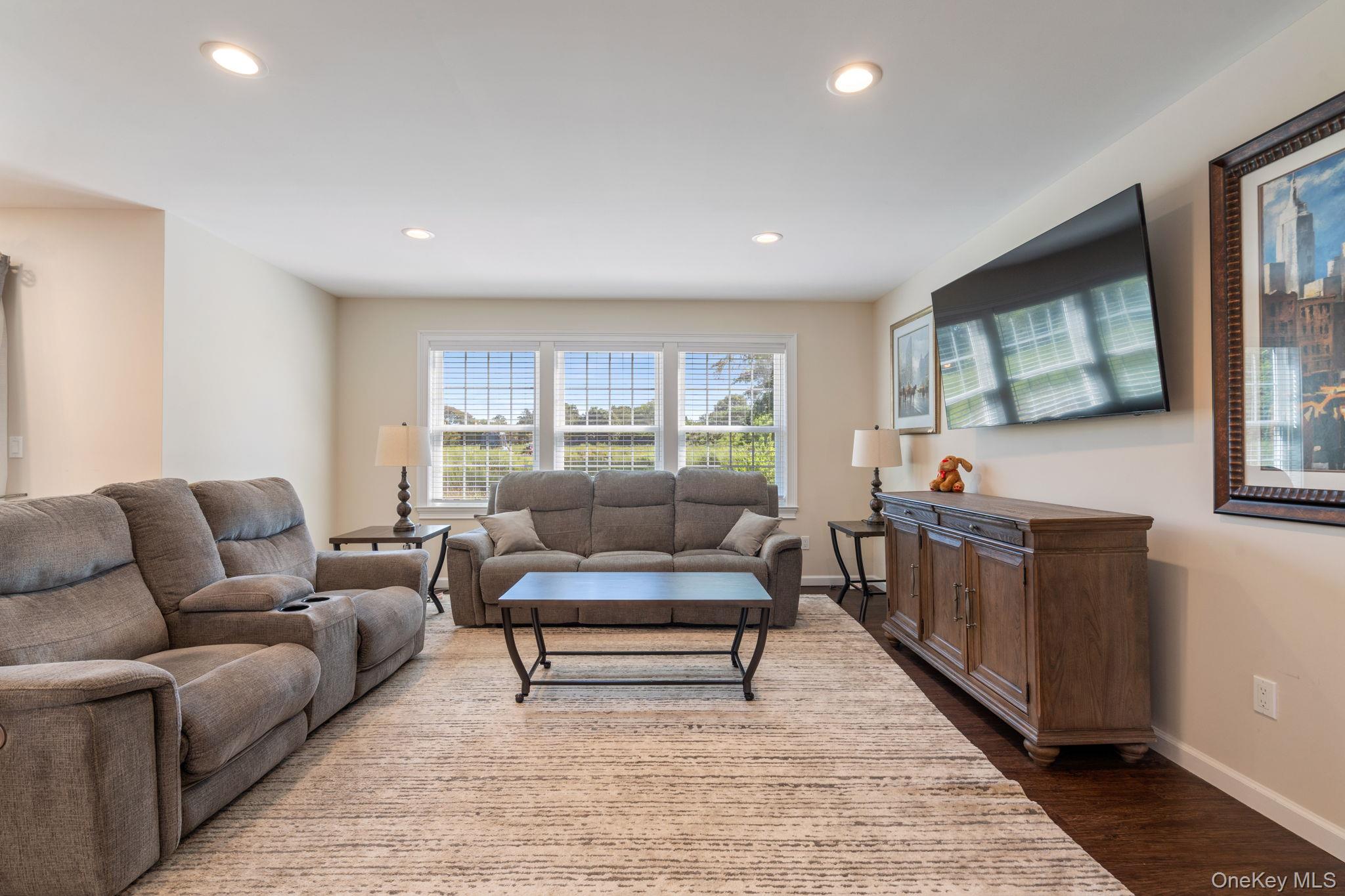 172 Broadway, Greenlawn, NY 11740