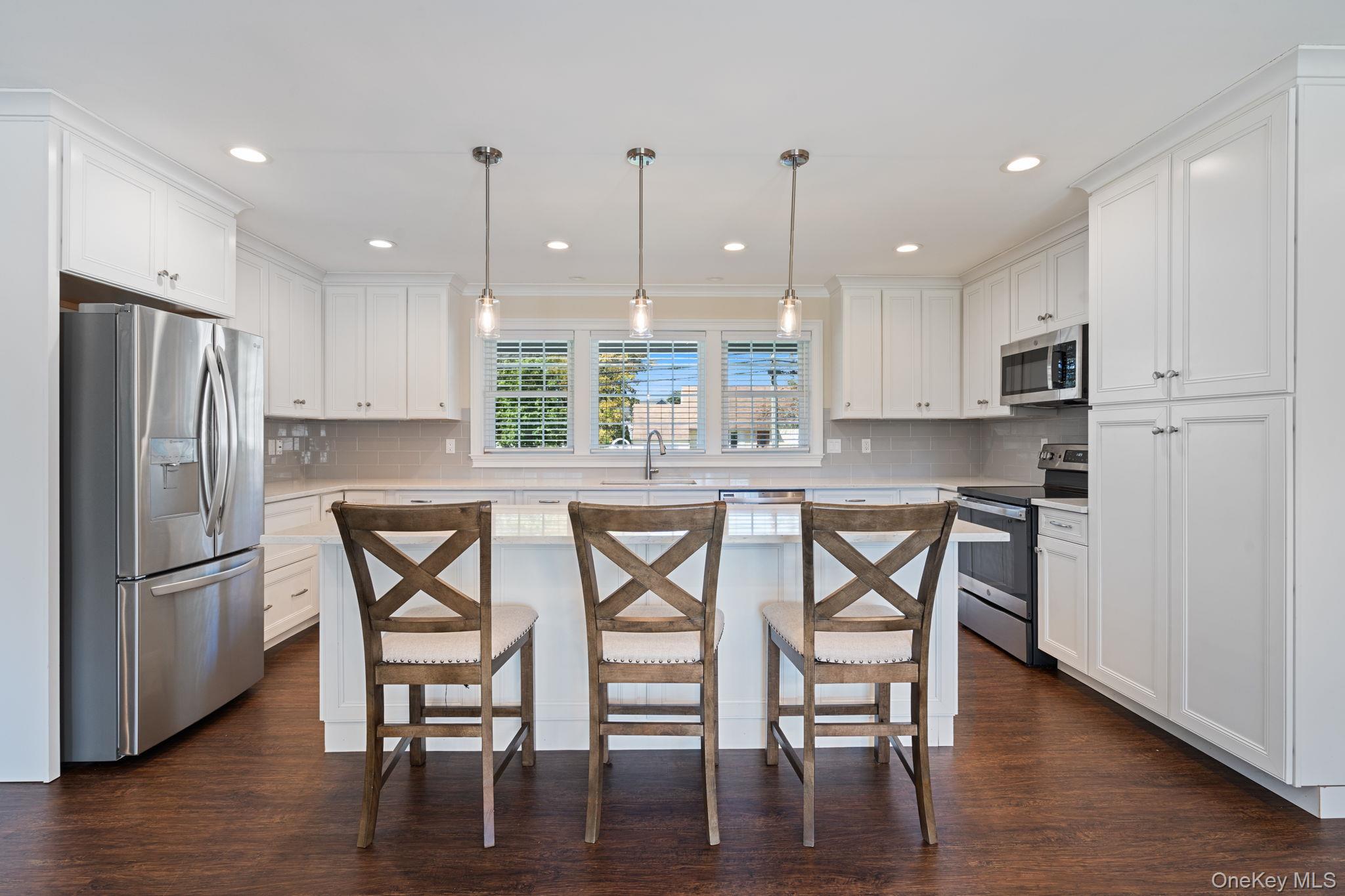 172 Broadway, Greenlawn, NY 11740